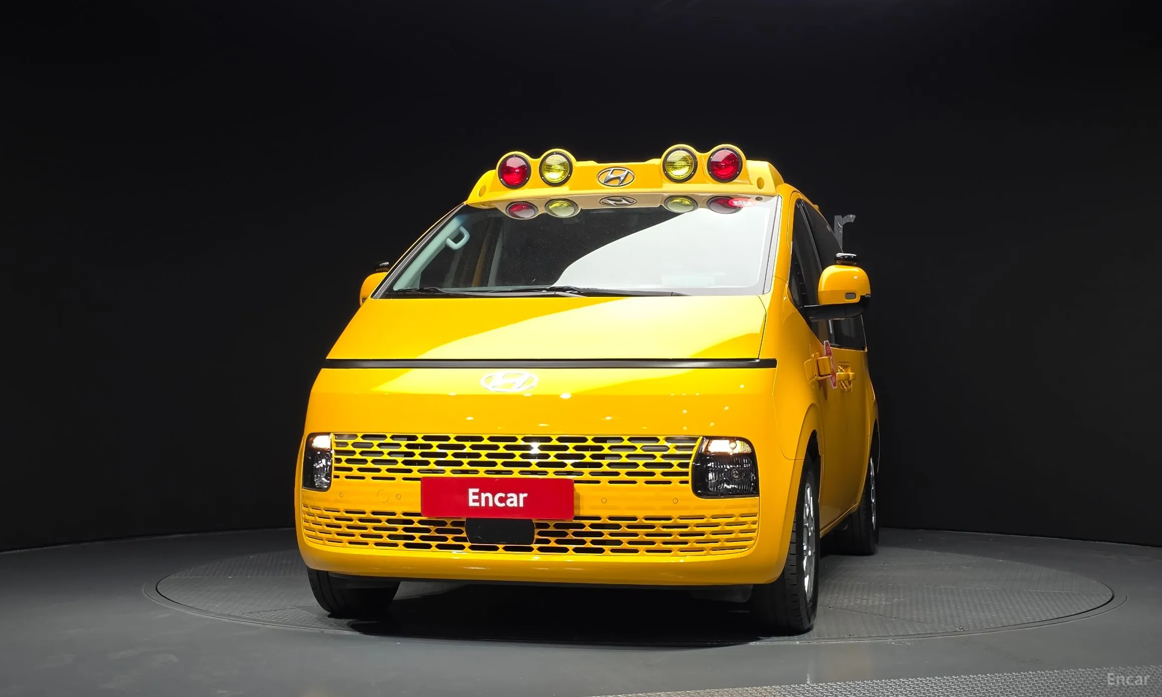 Hyundai Staria превью 3