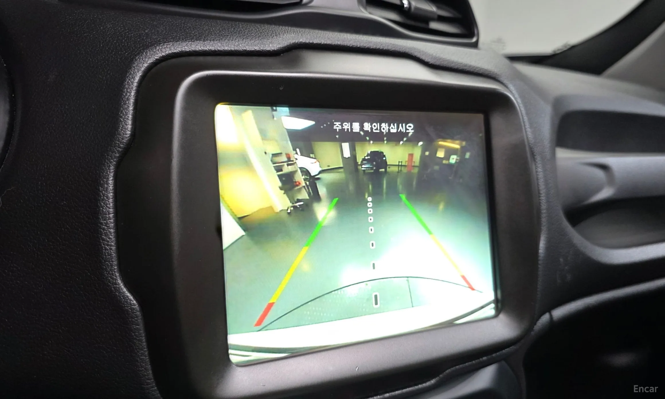 Jeep Renegade превью 14