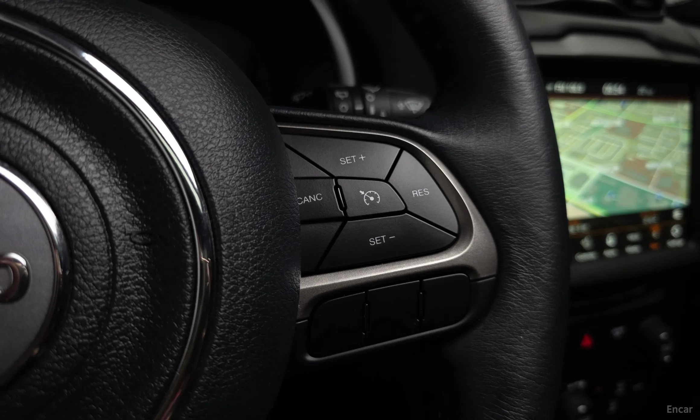 Jeep Renegade превью 18