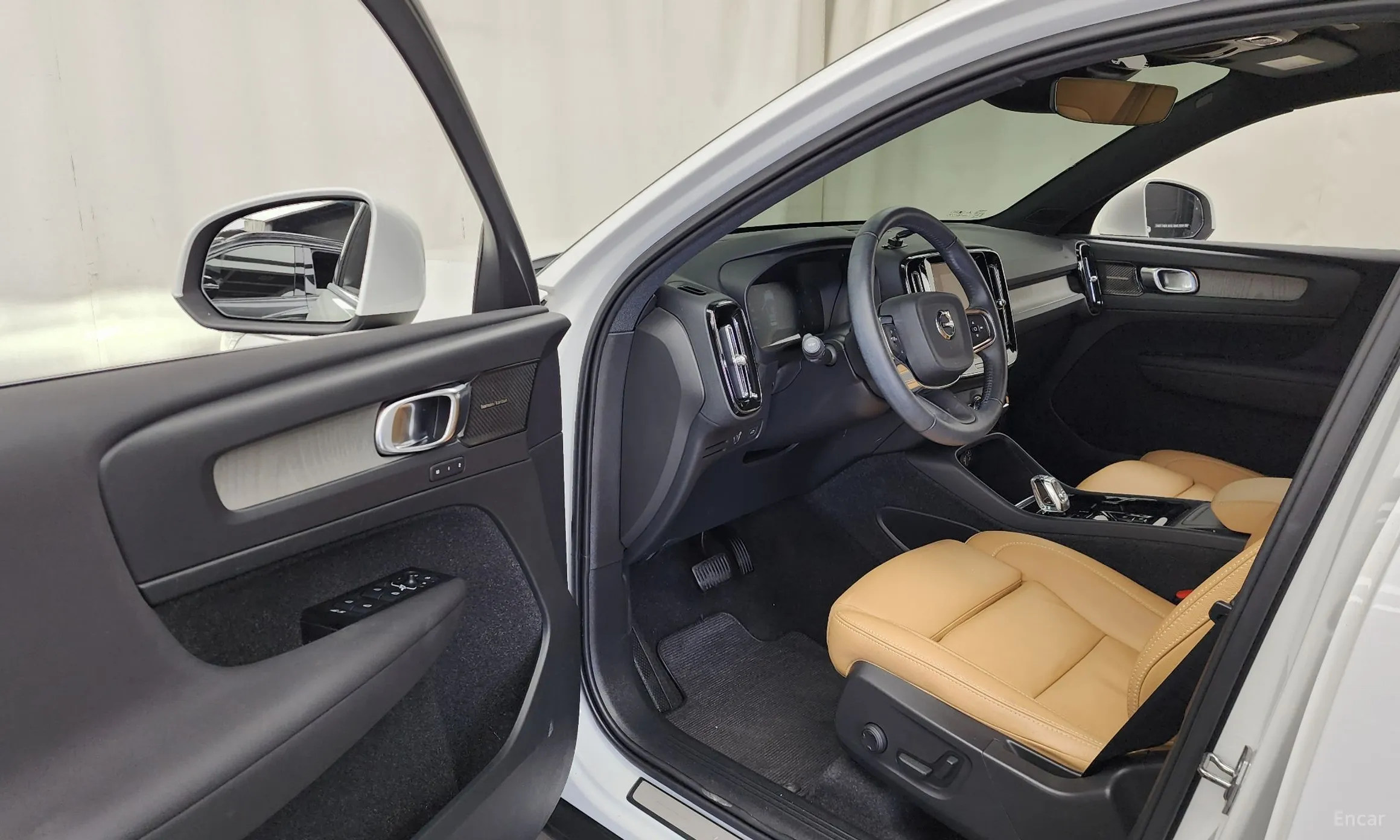 Volvo XC40 превью 10