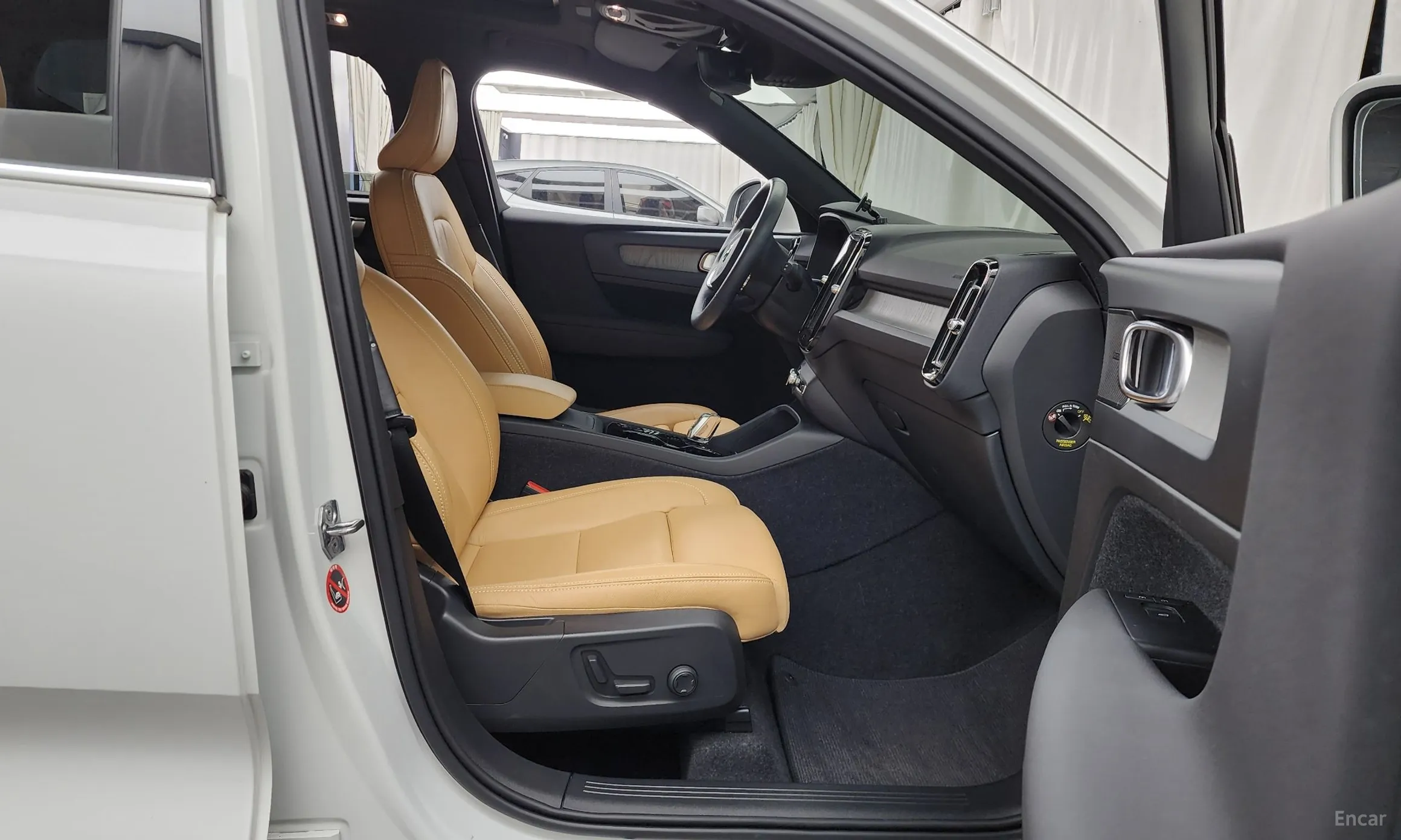Volvo XC40 превью 11