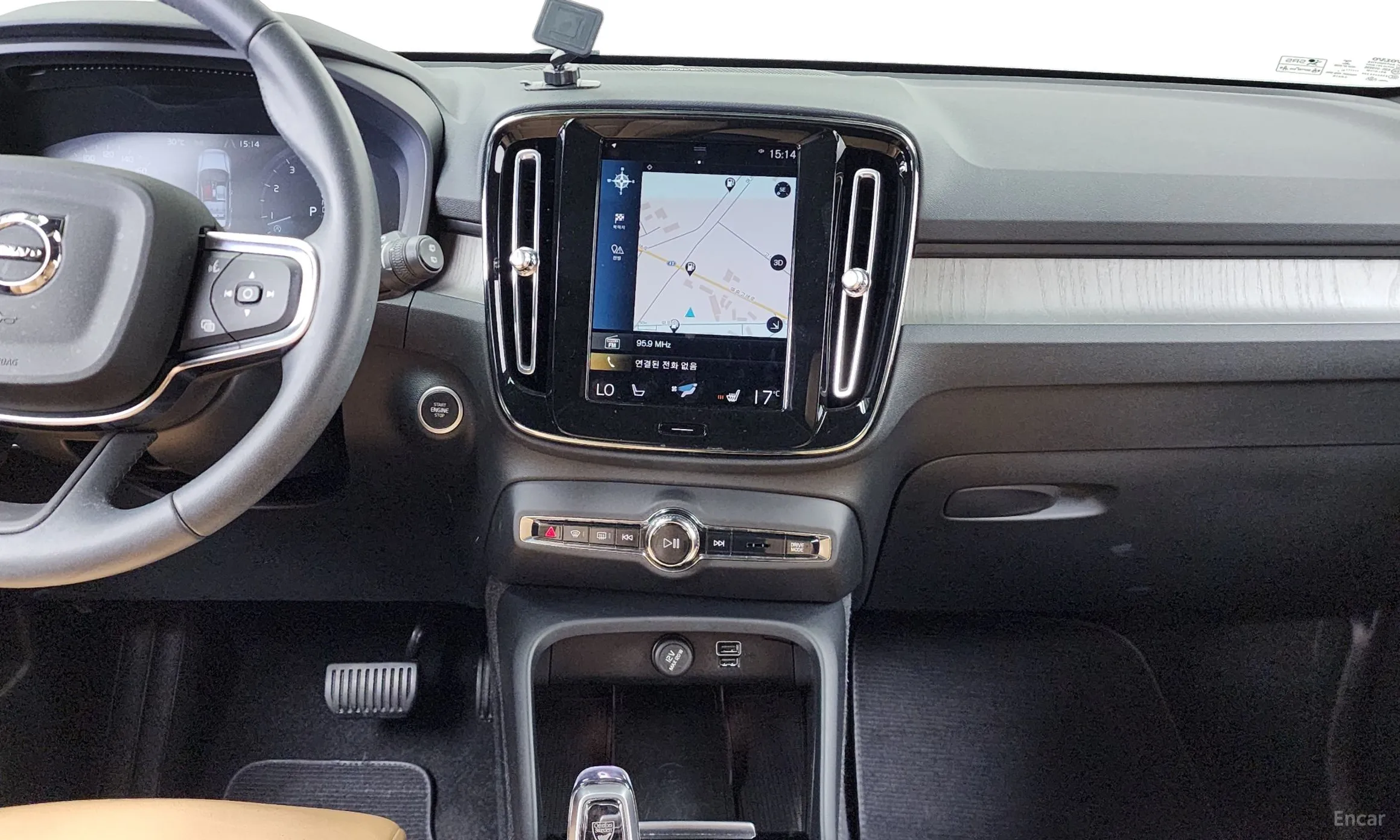 Volvo XC40 превью 14