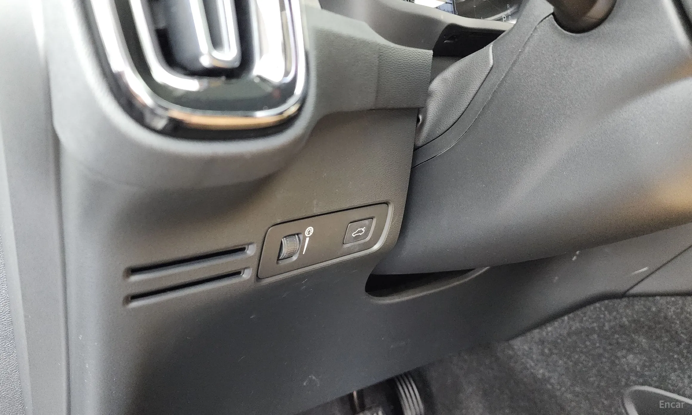 Volvo XC40 превью 16