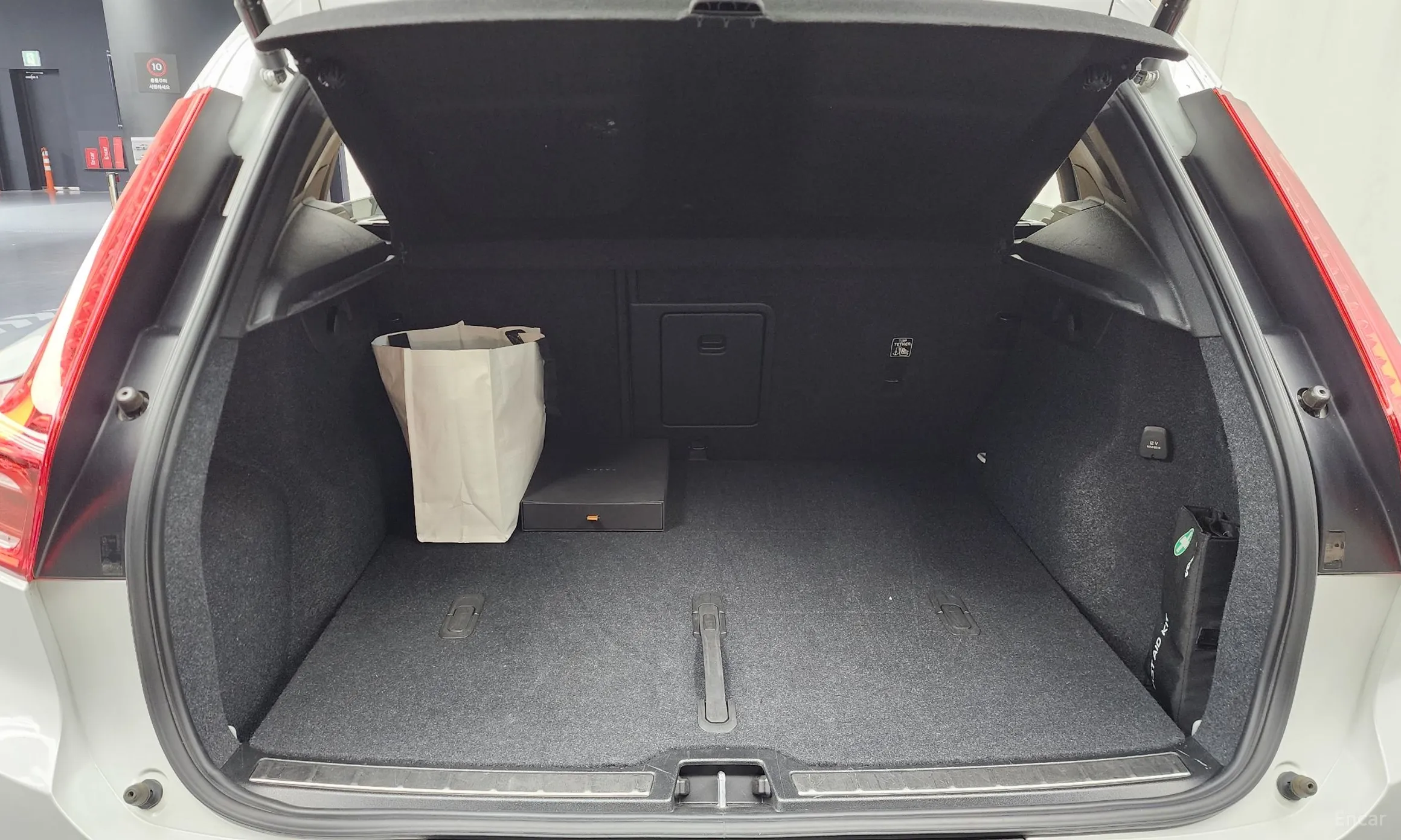 Volvo XC40 превью 20