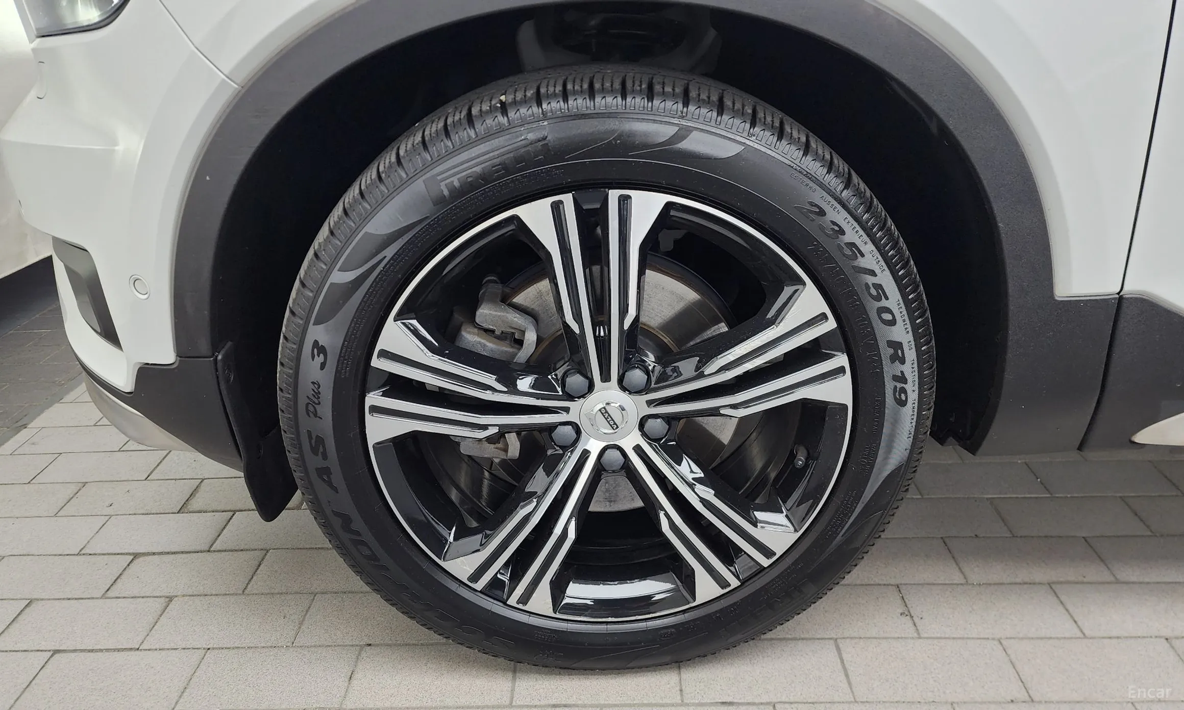 Volvo XC40 превью 5