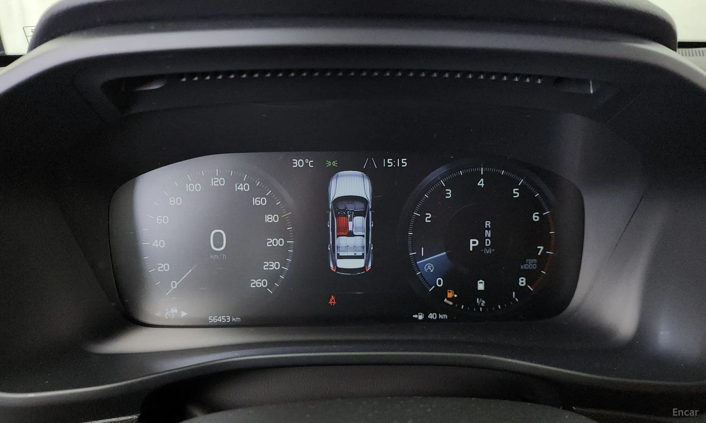 Volvo XC40 превью 8