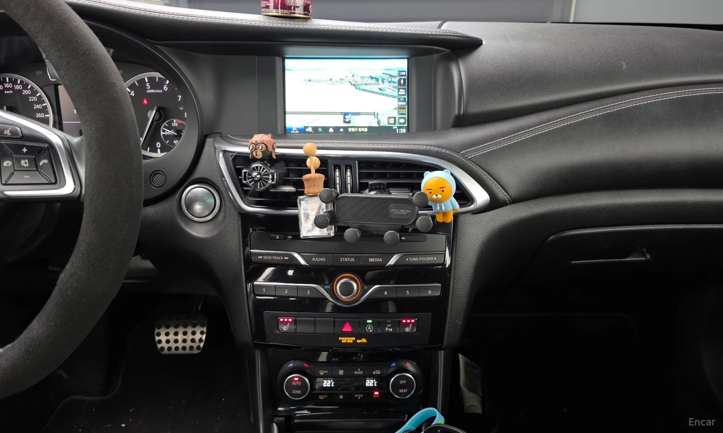 Infiniti Q30 превью 16