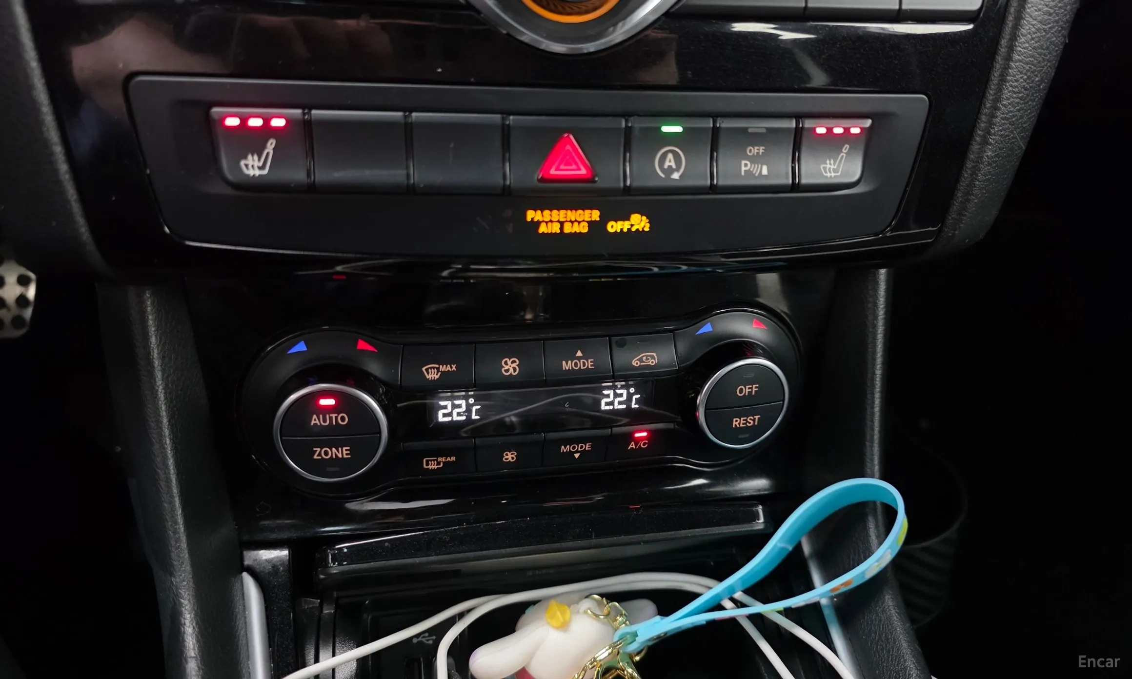 Infiniti Q30 превью 17