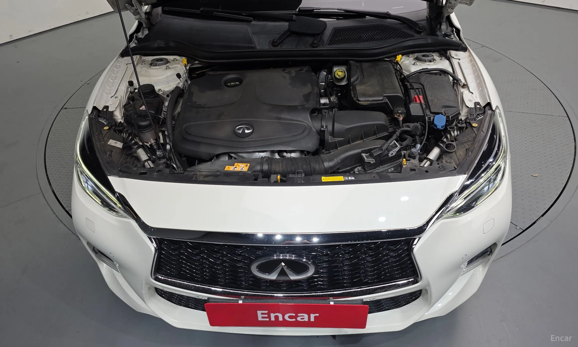 Infiniti Q30 превью 6