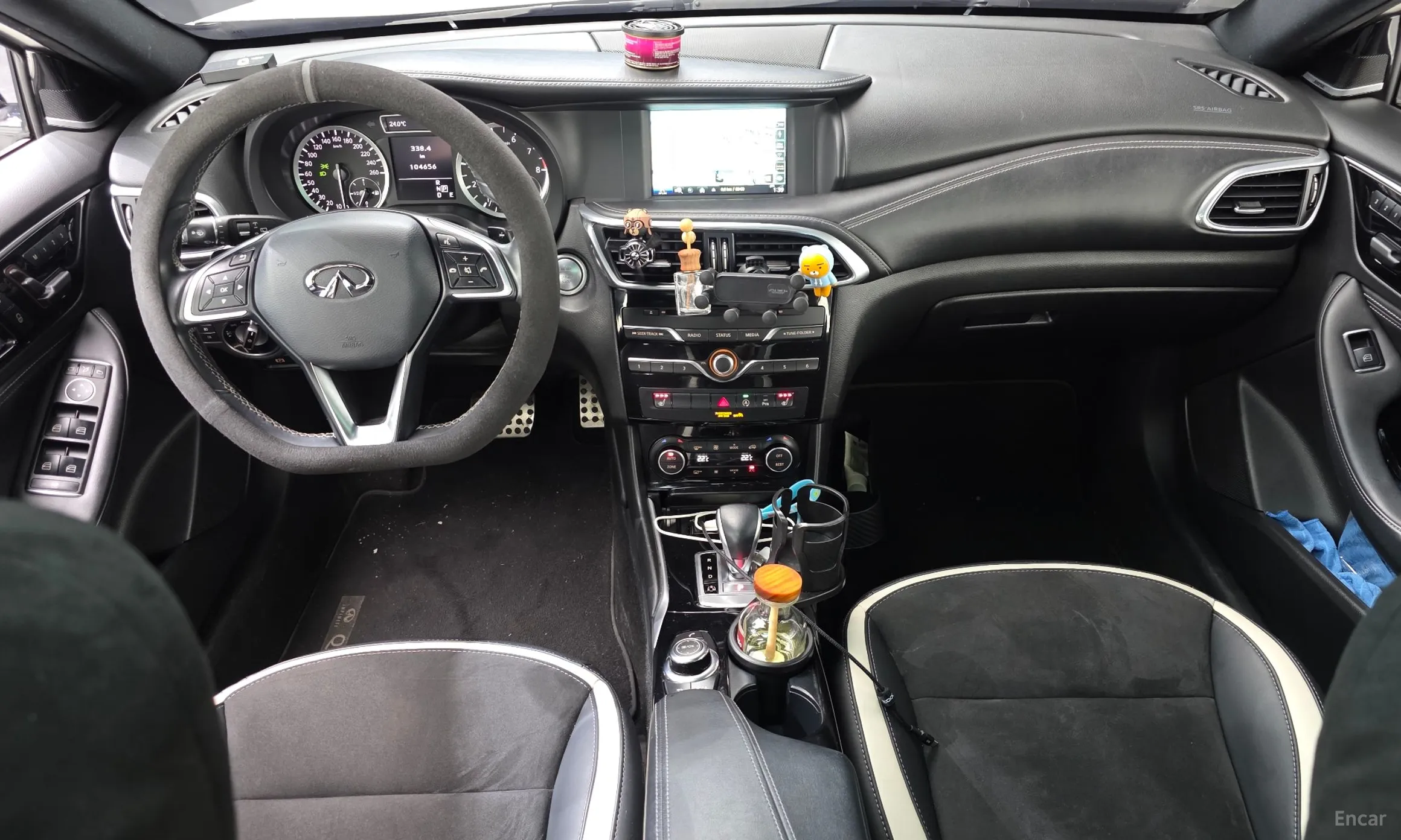 Infiniti Q30 превью 7
