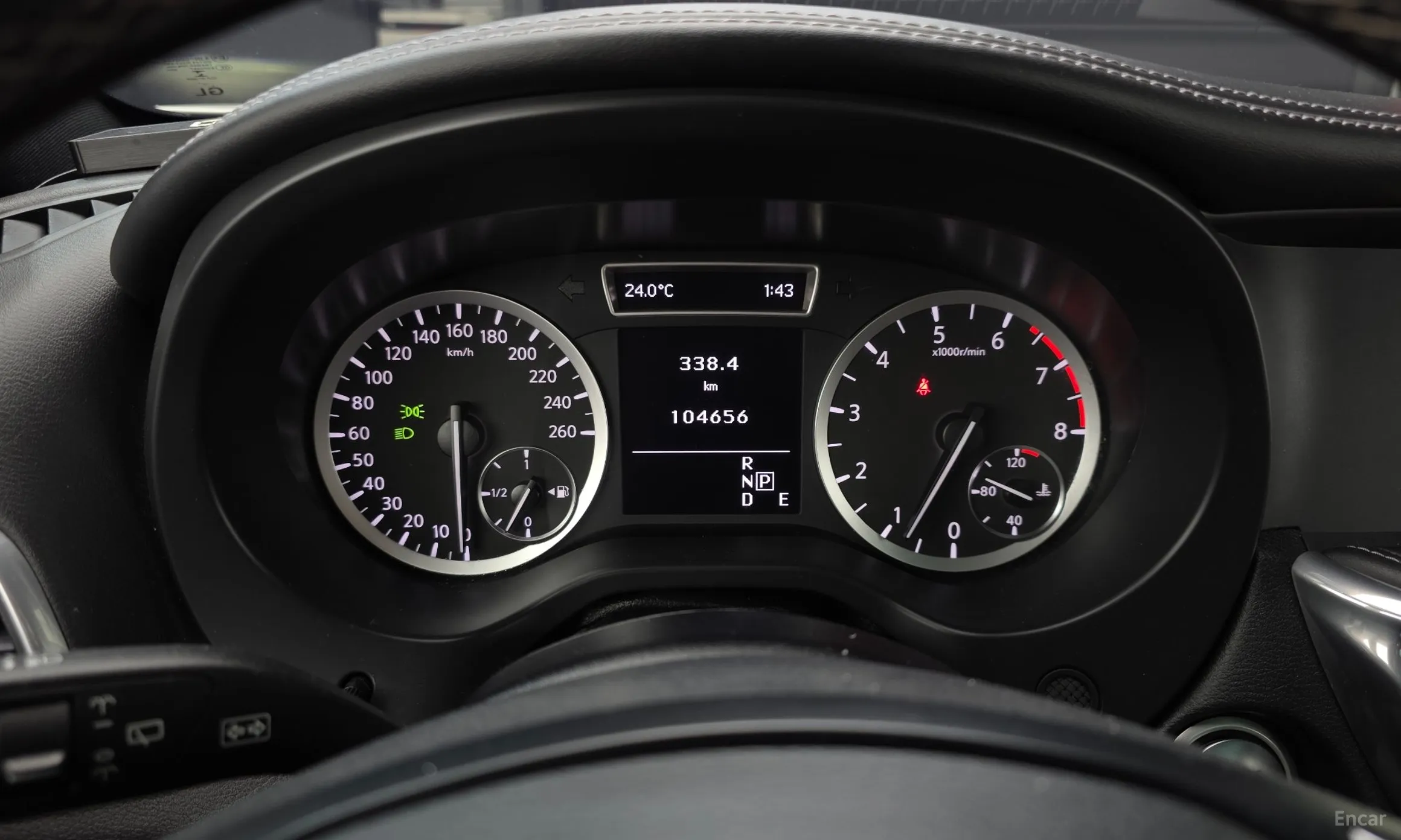 Infiniti Q30 превью 8