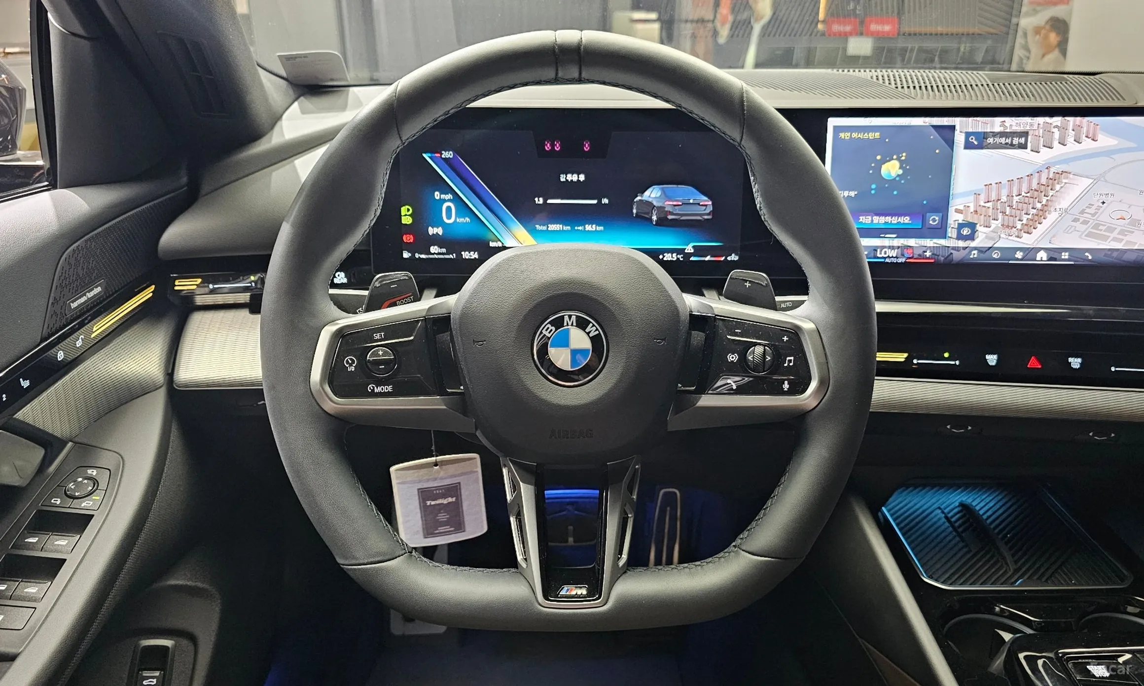 BMW 5 Series (G60) превью 15