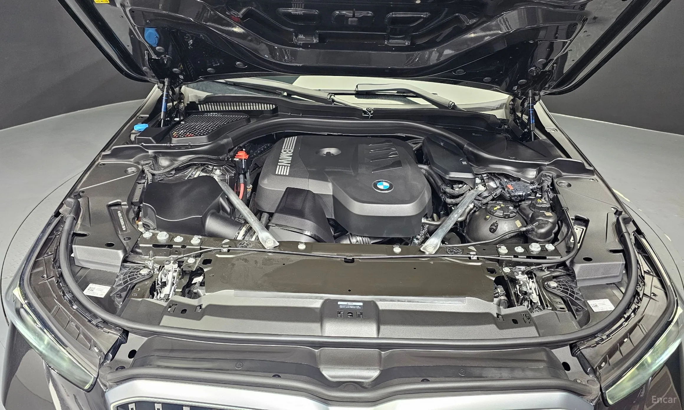 BMW 5 Series (G60) превью 6