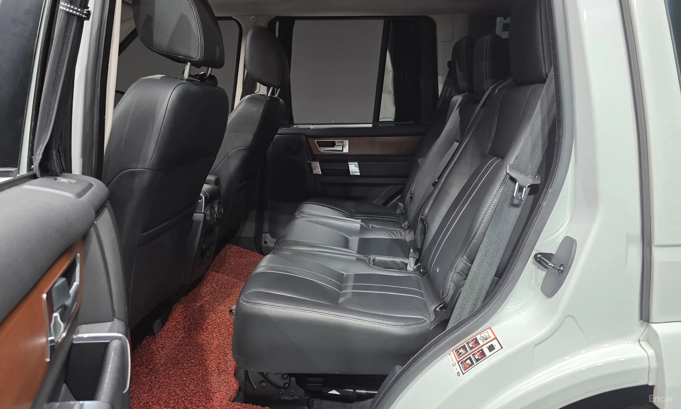 Land Rover Discovery 4 превью 12