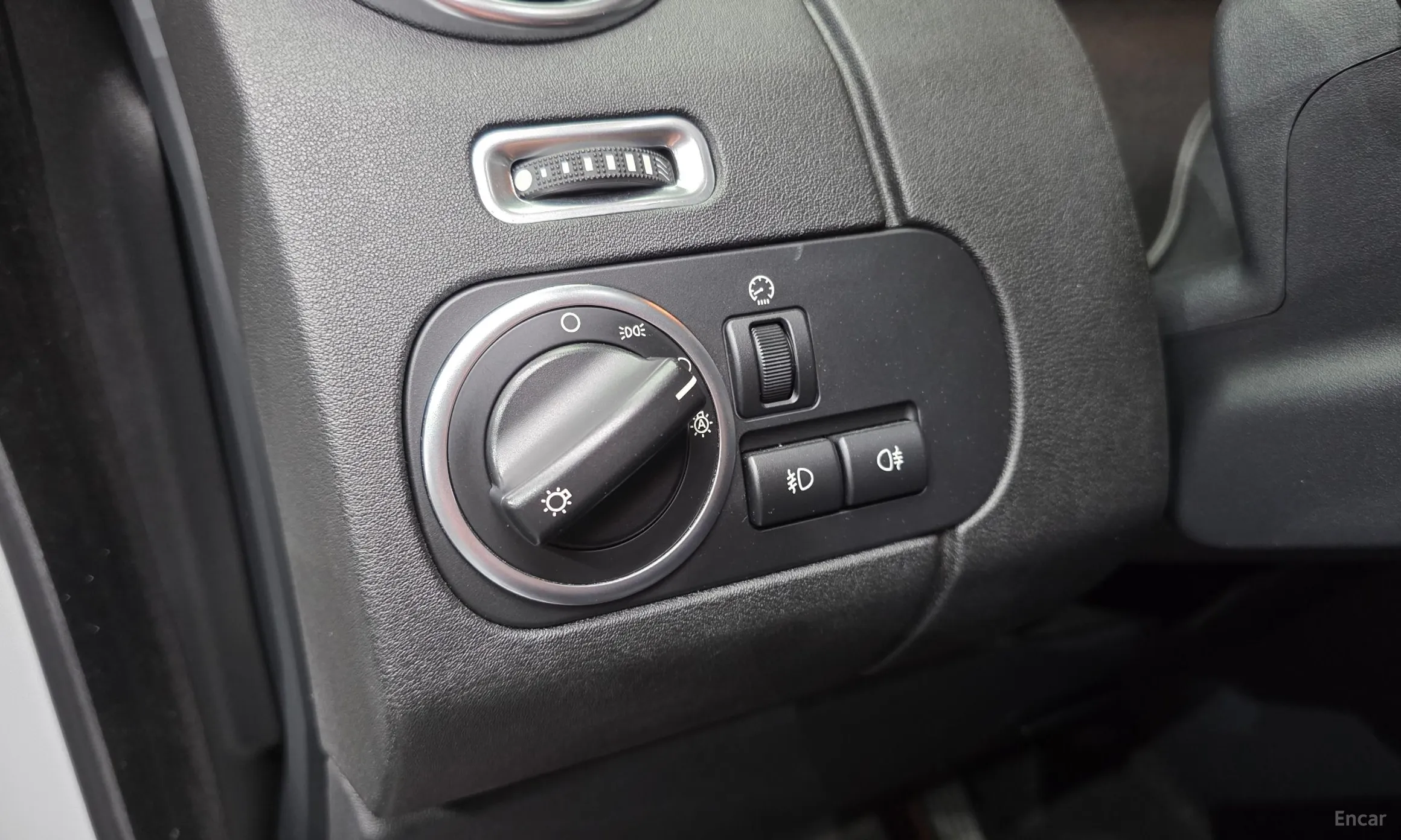 Land Rover Discovery 4 превью 16