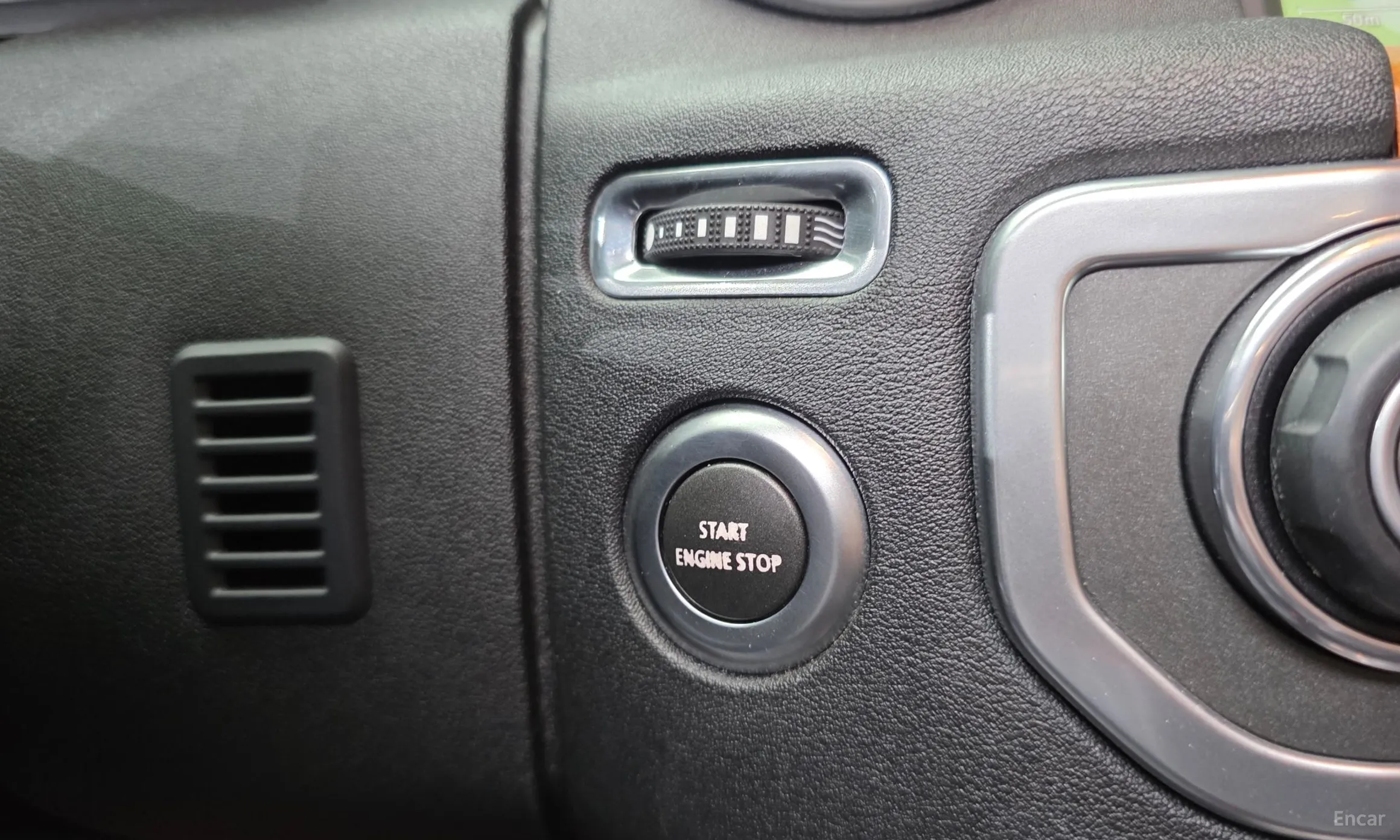 Land Rover Discovery 4 превью 18