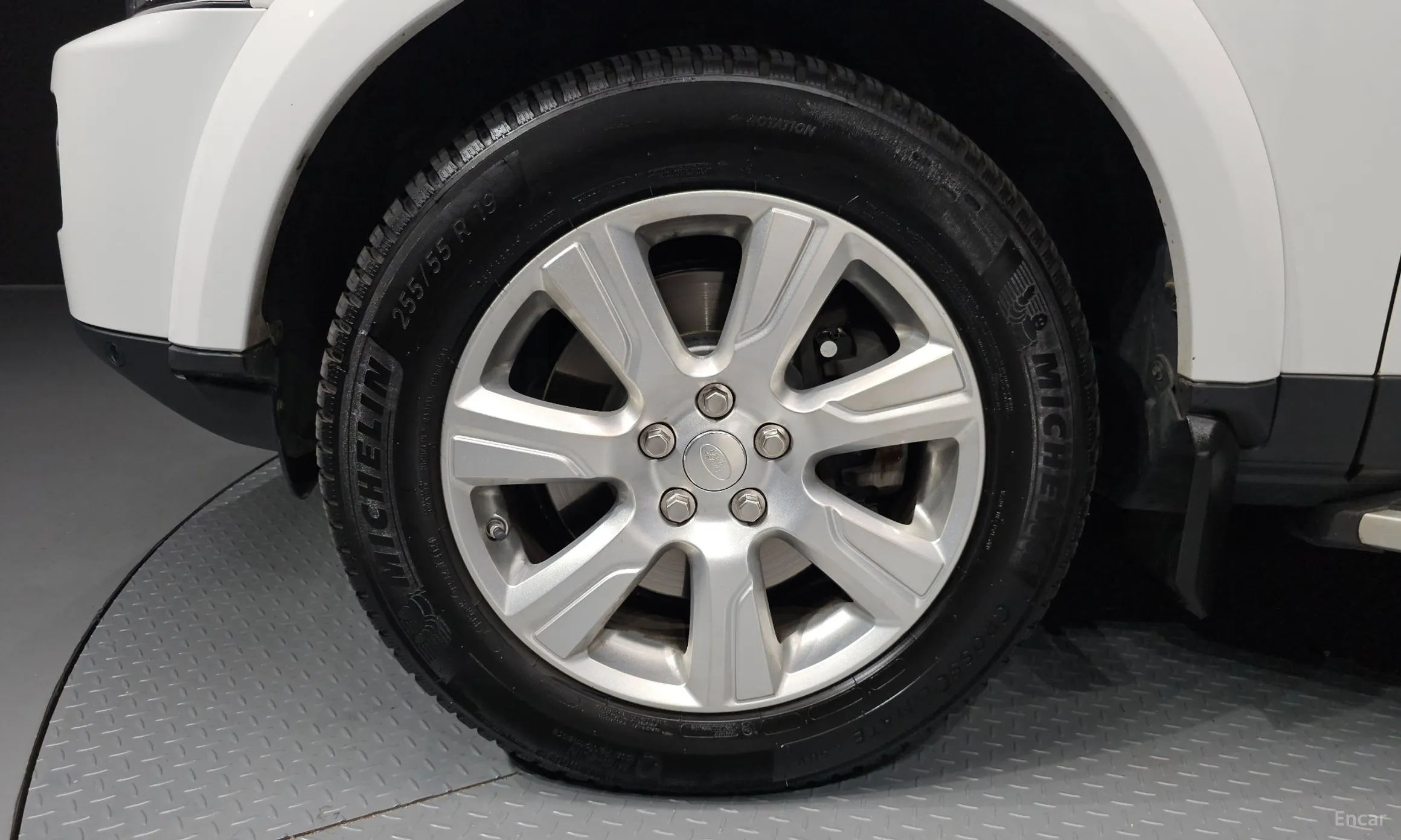 Land Rover Discovery 4 превью 5