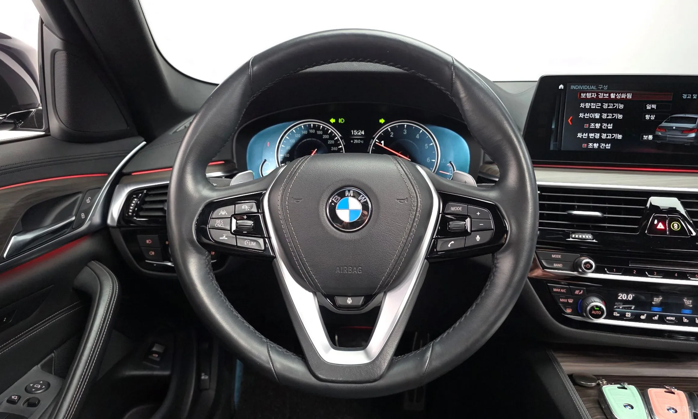 BMW 5 Series (G30) превью 13