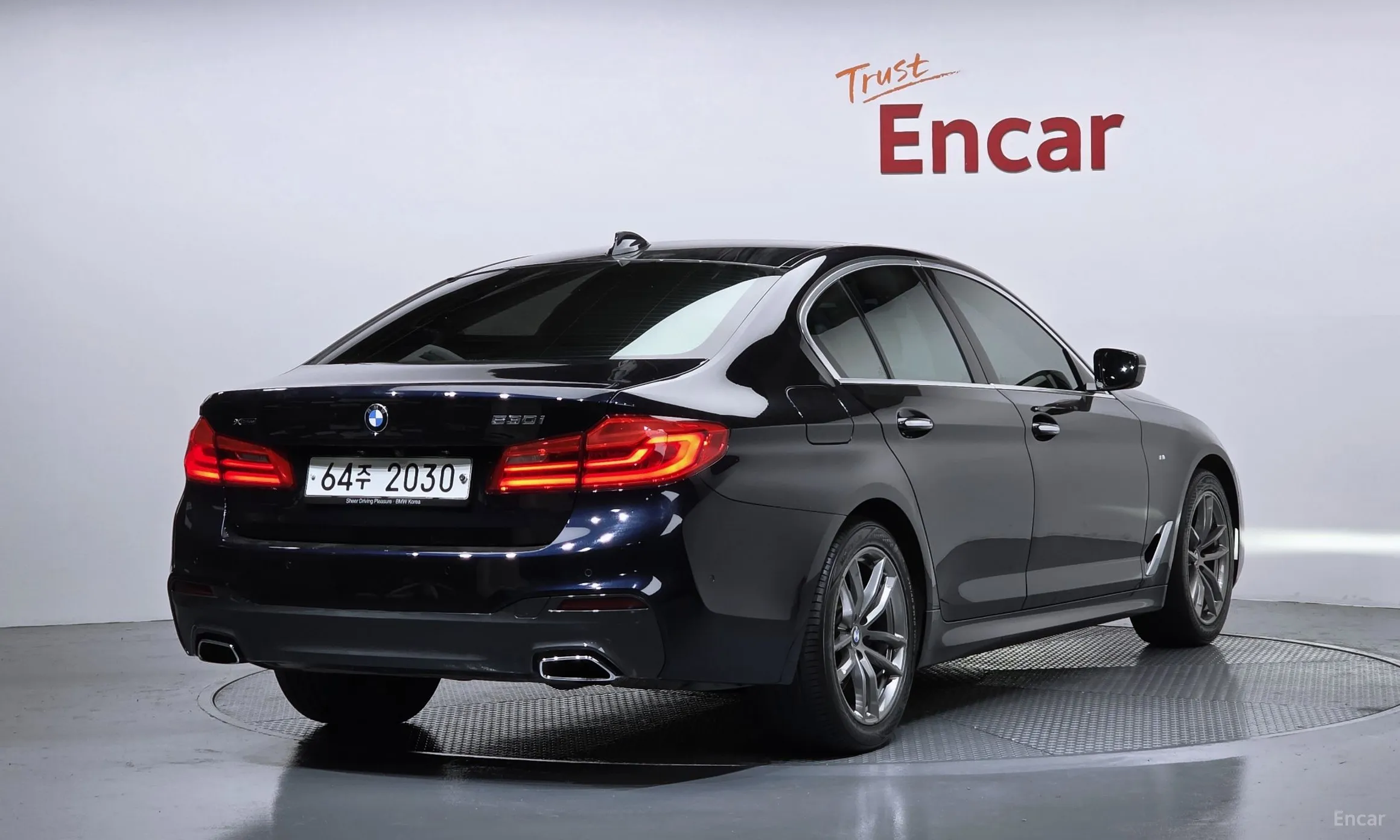 BMW 5 Series (G30) превью 2