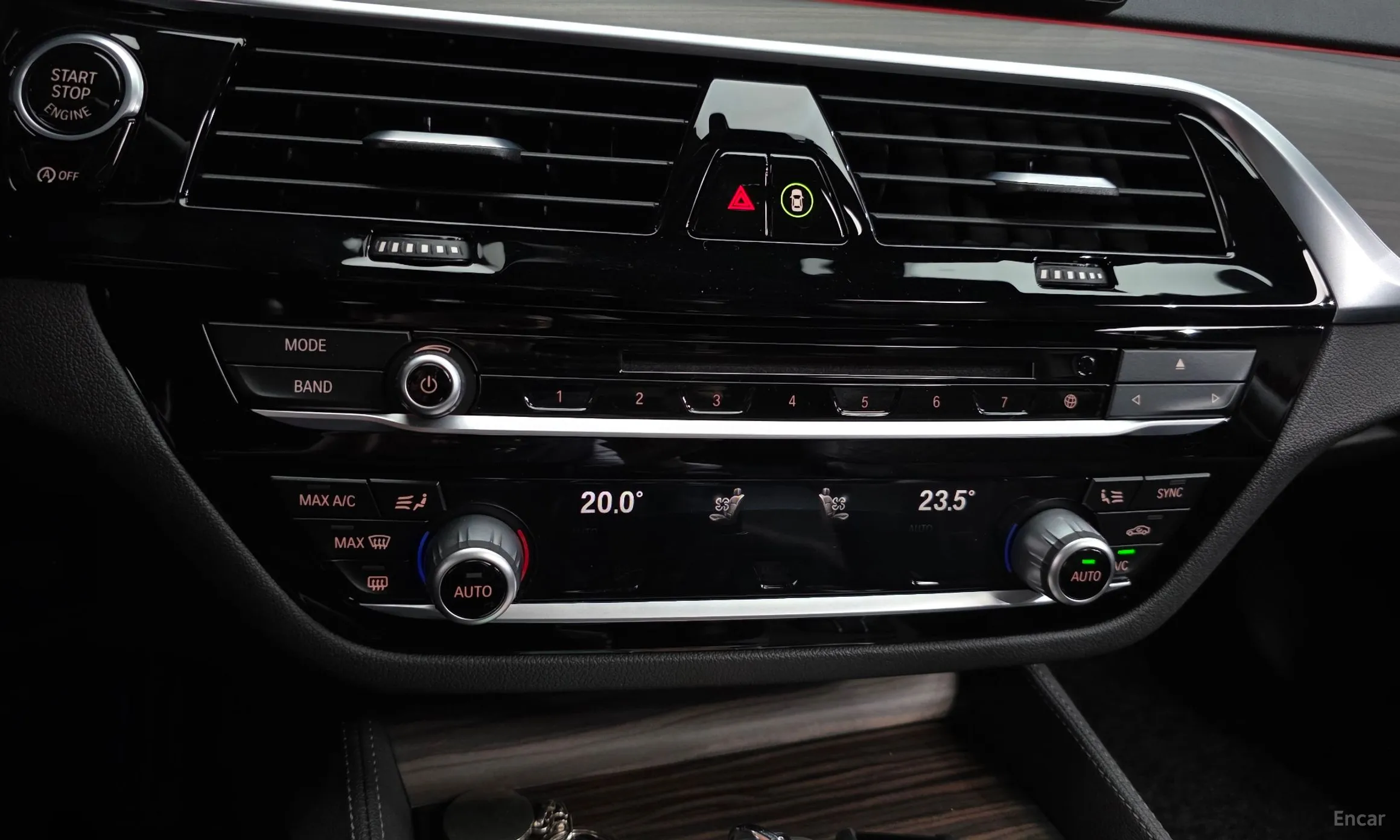 BMW 5 Series (G30) превью 16