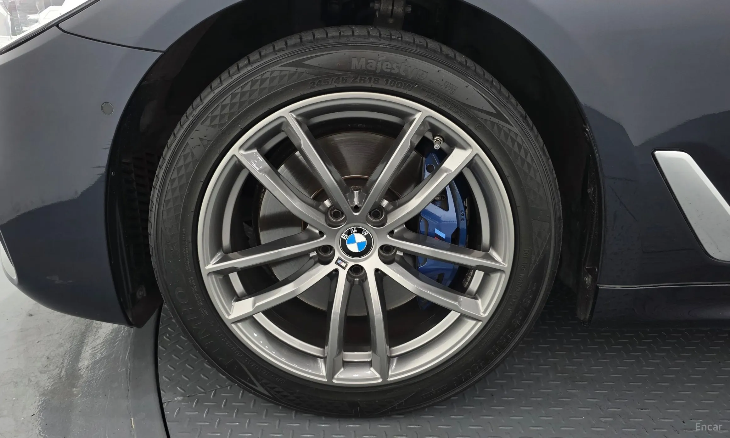 BMW 5 Series (G30) превью 5