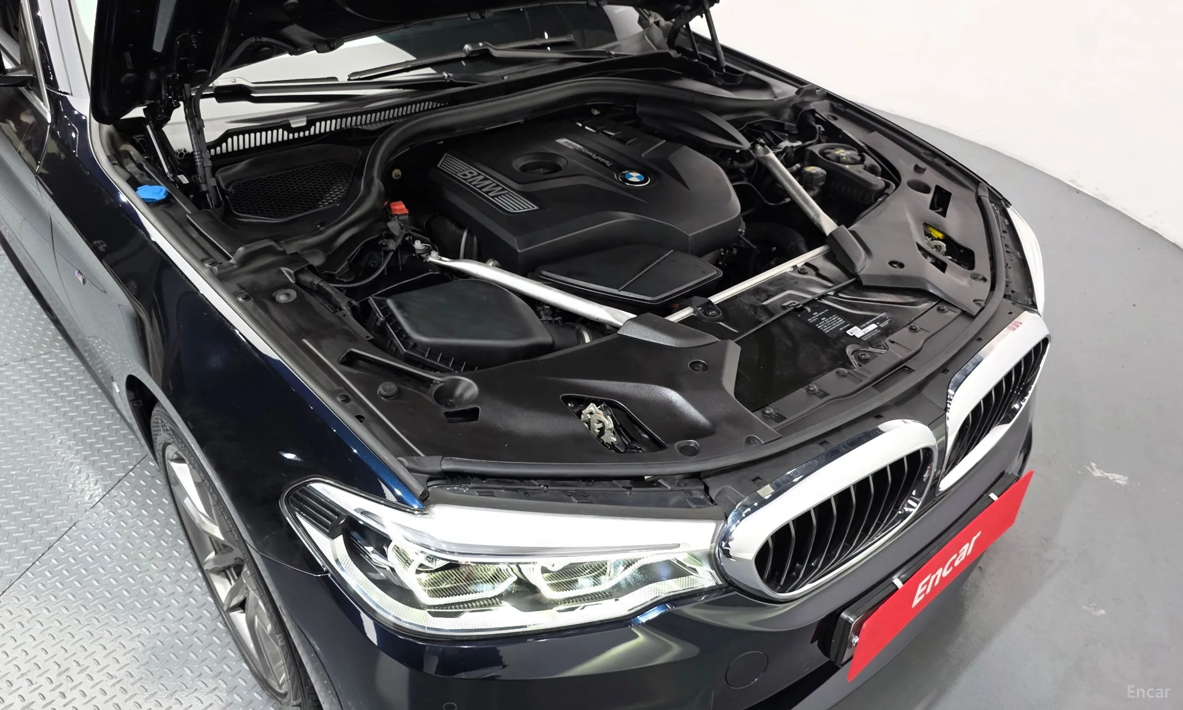 BMW 5 Series (G30) превью 6