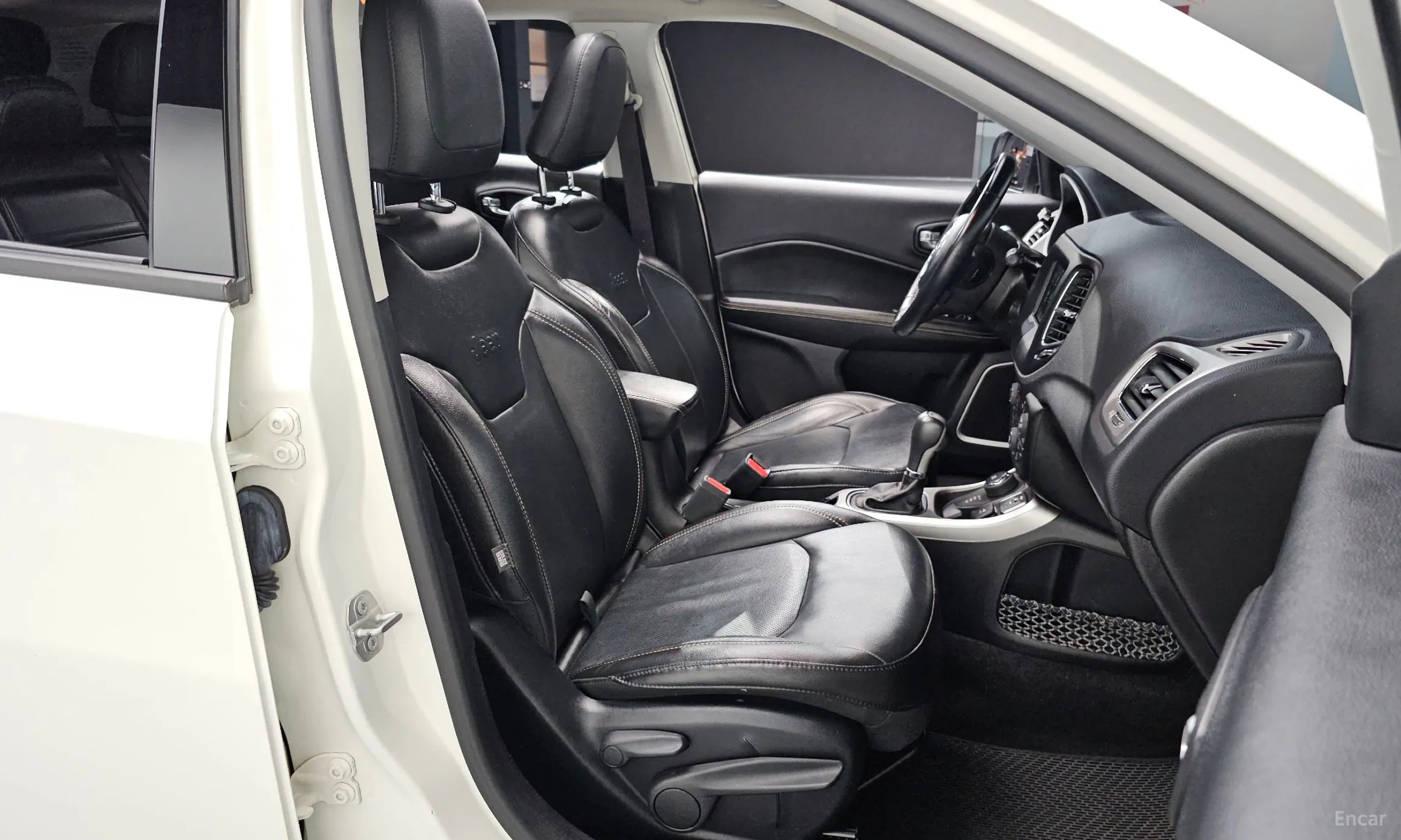 Jeep Compass 2nd Generation превью 12
