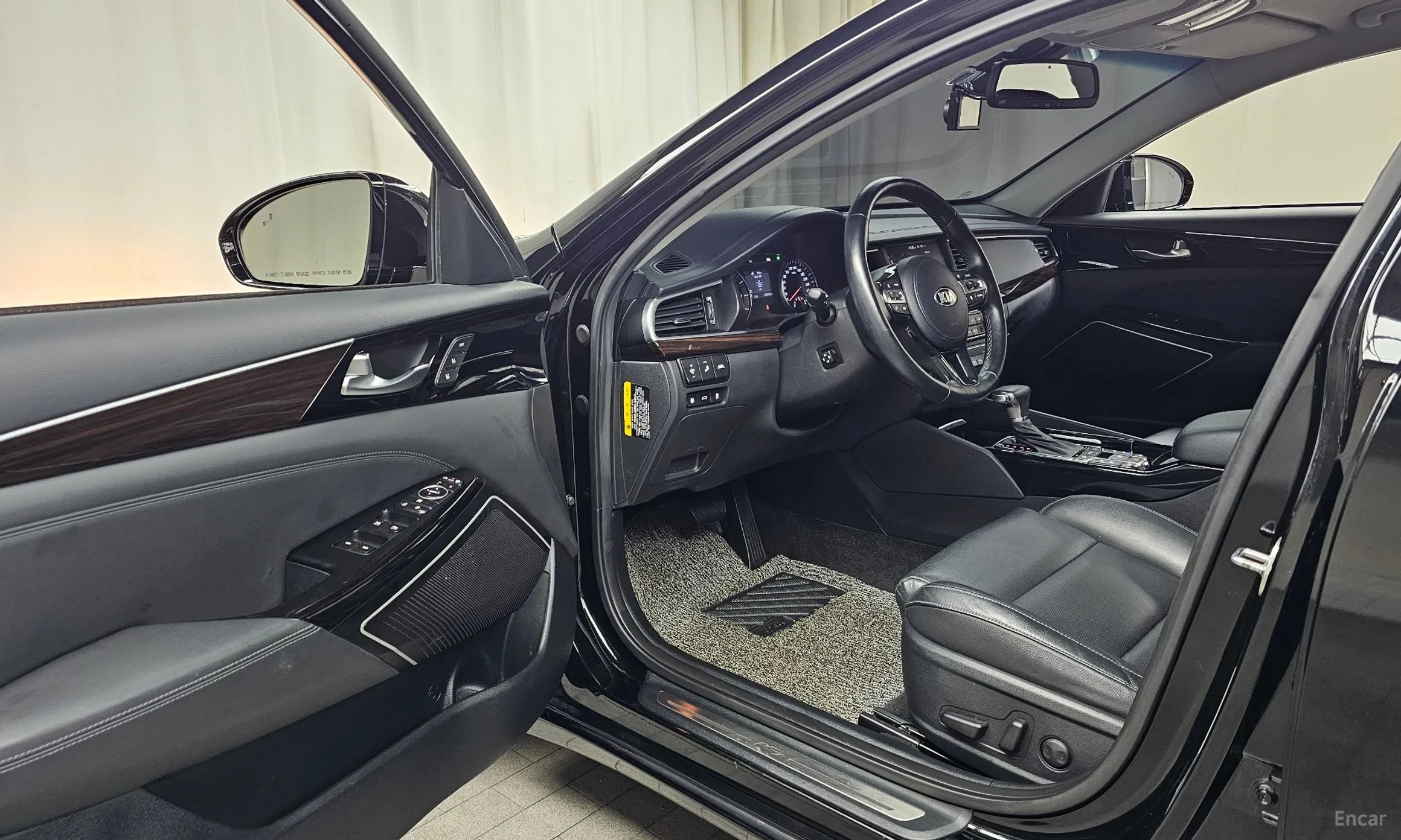 Kia K7 превью 10