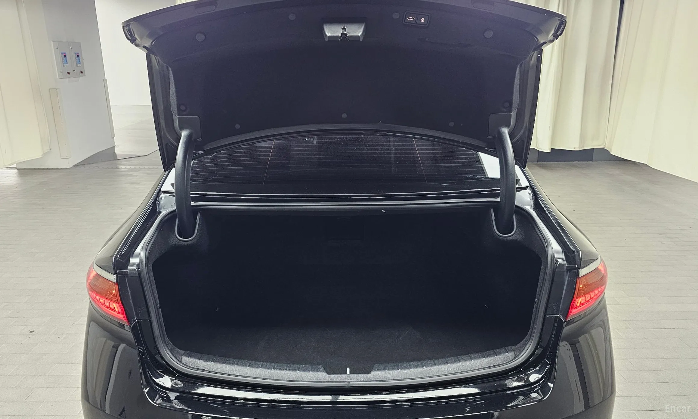Kia K7 превью 17