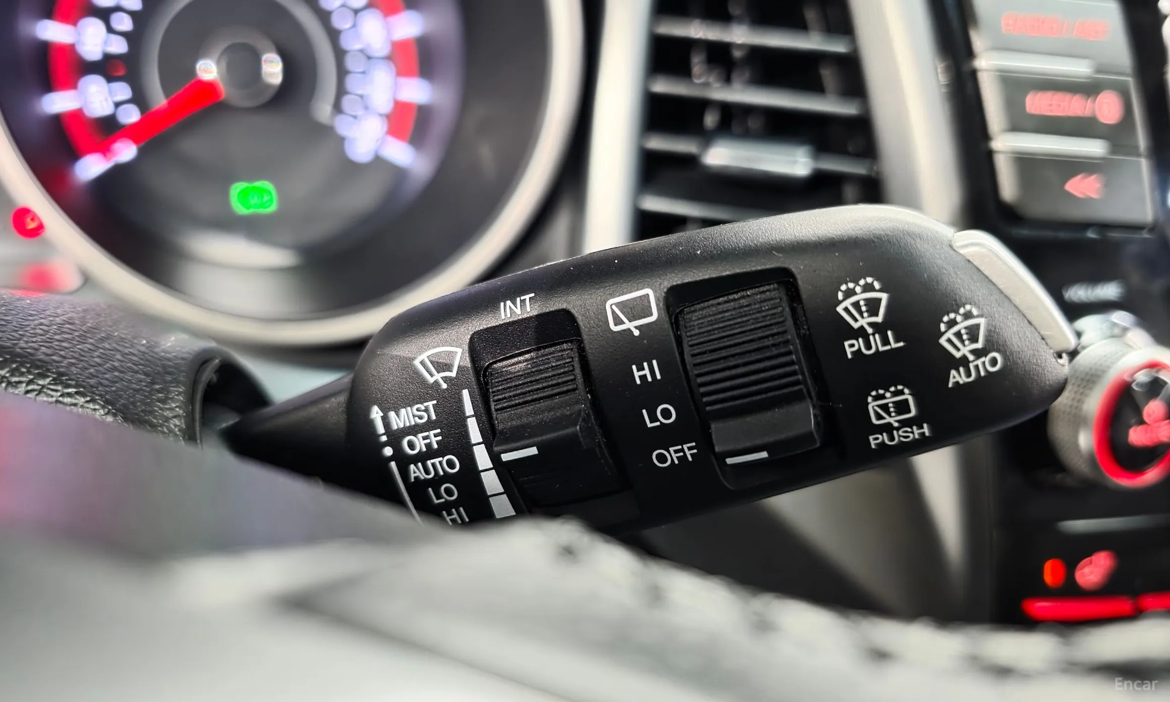 KG Mobility (SsangYong) Tivoli Armor превью 16