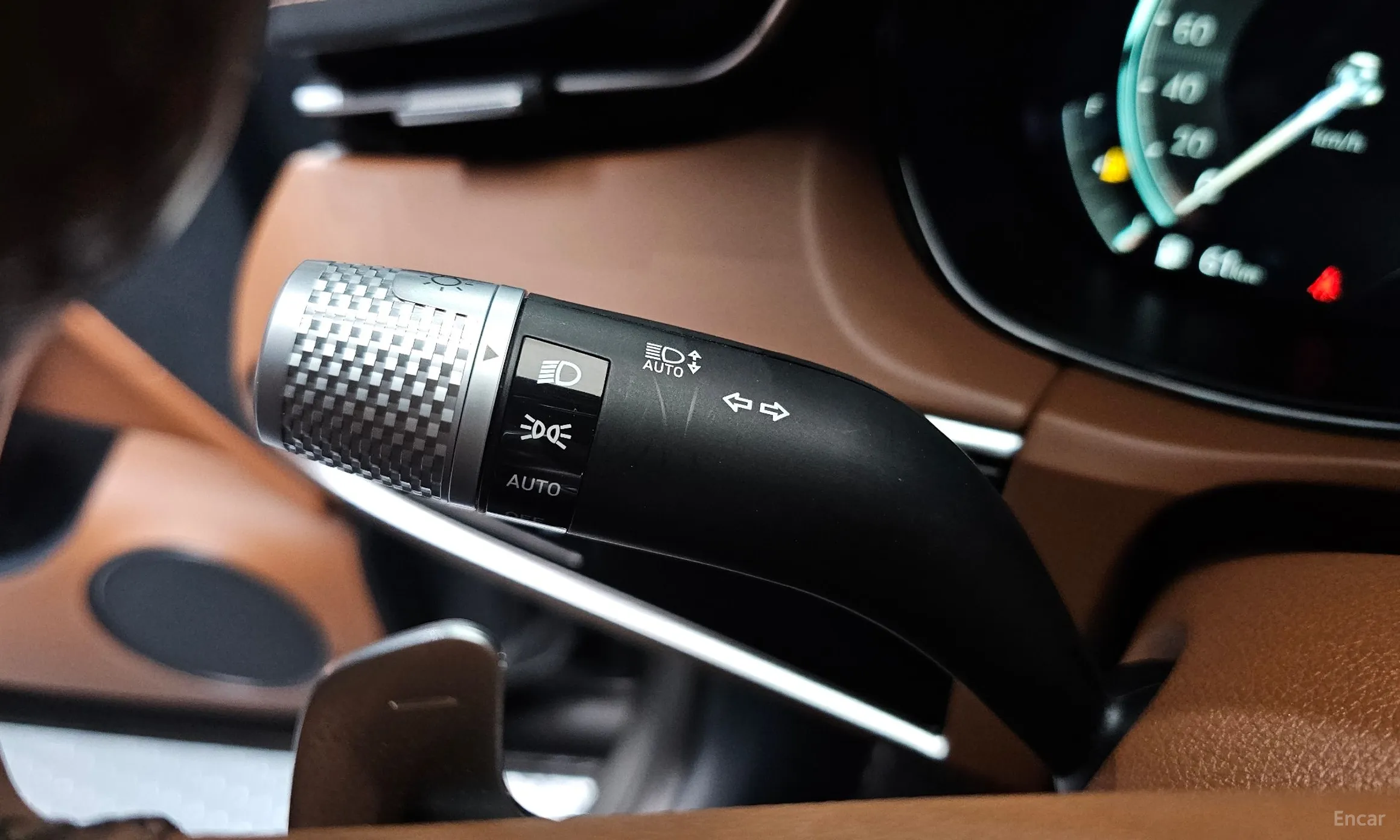Genesis GV70 превью 18