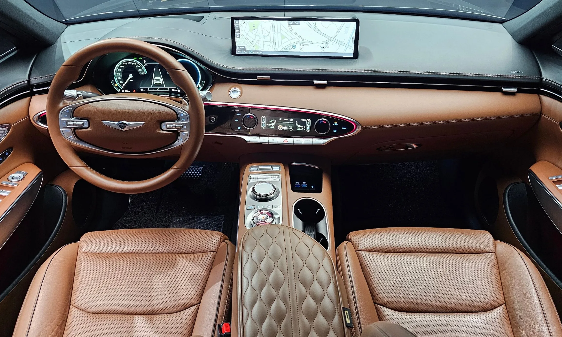Genesis GV70 превью 7