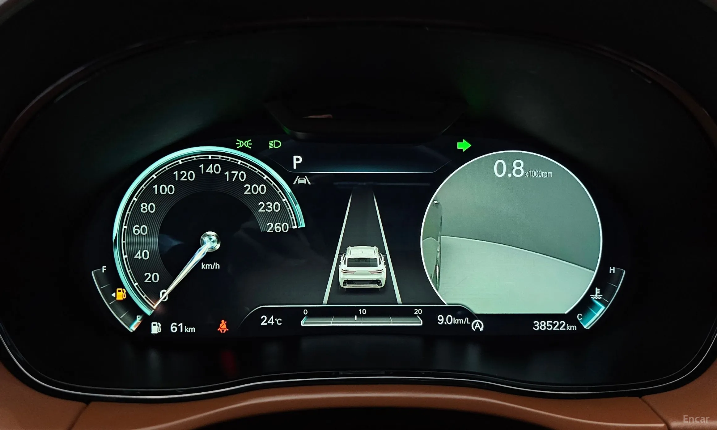 Genesis GV70 превью 8