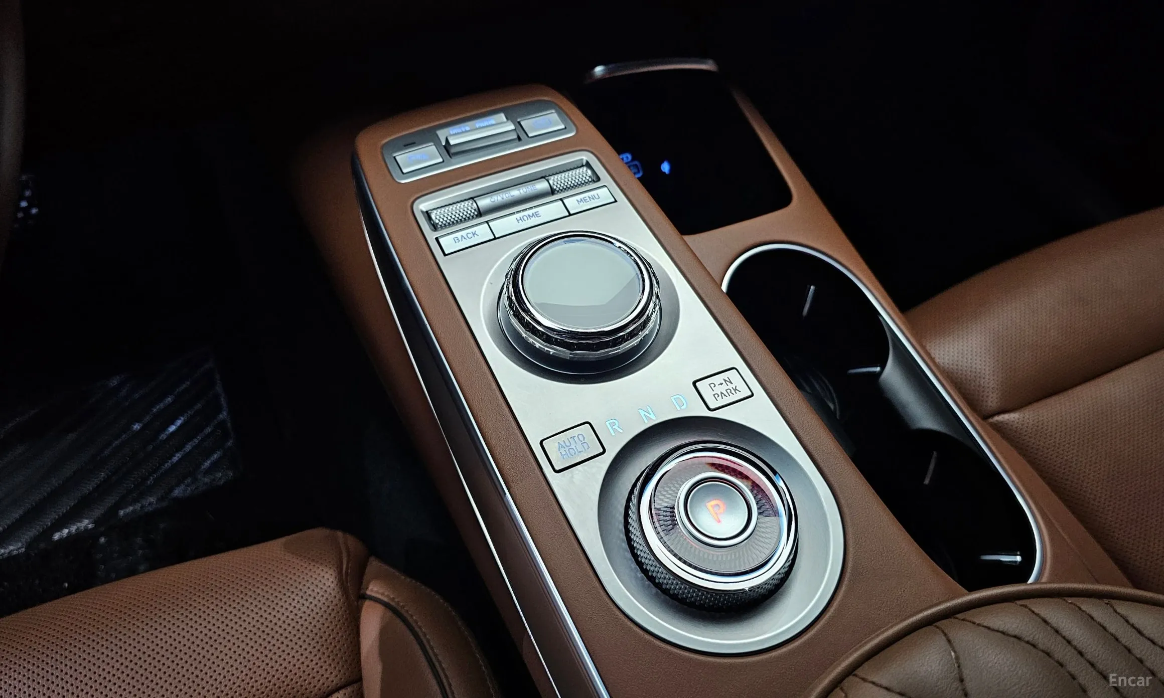 Genesis GV70 превью 9