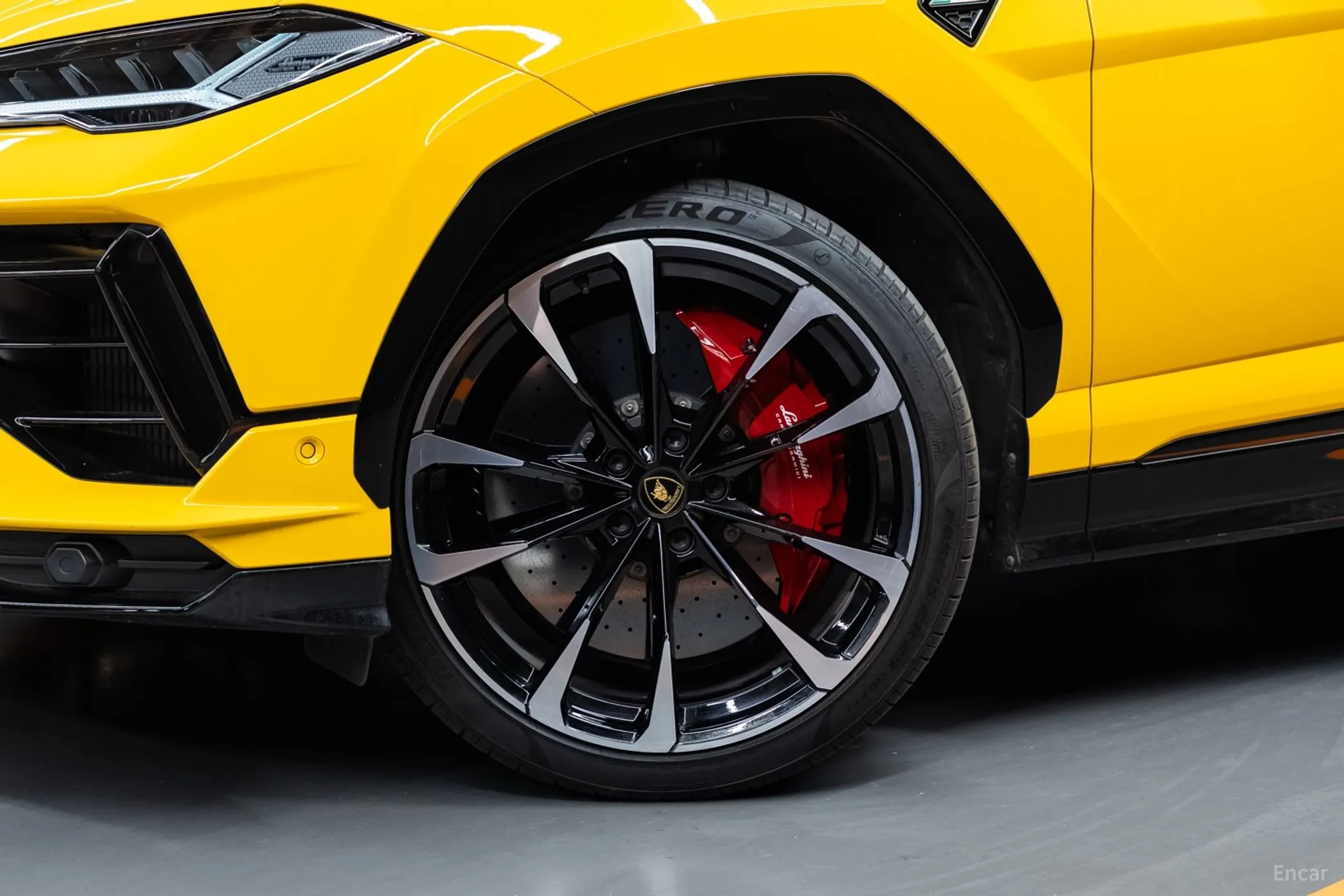 Lamborghini Urus превью 5