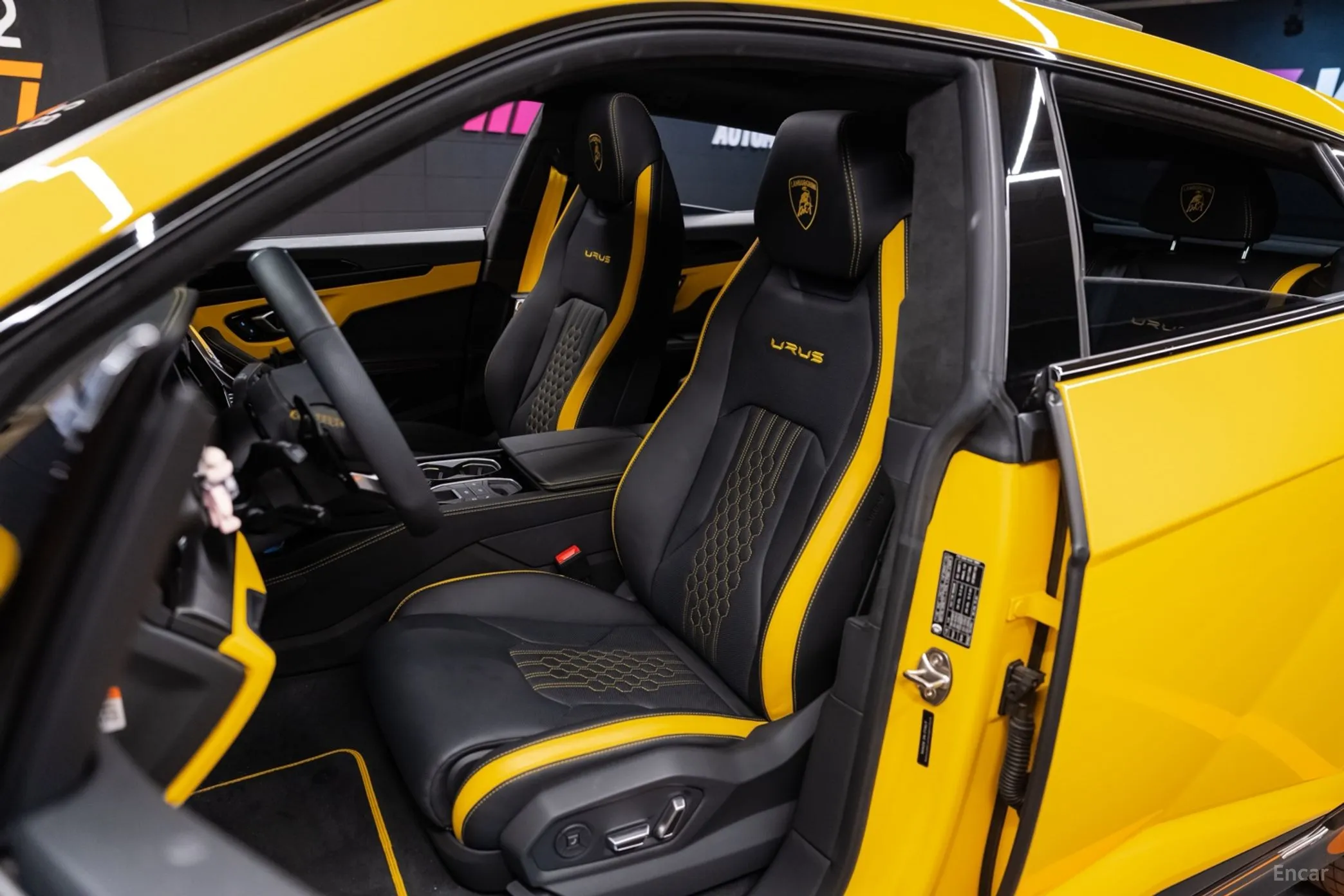 Lamborghini Urus превью 9