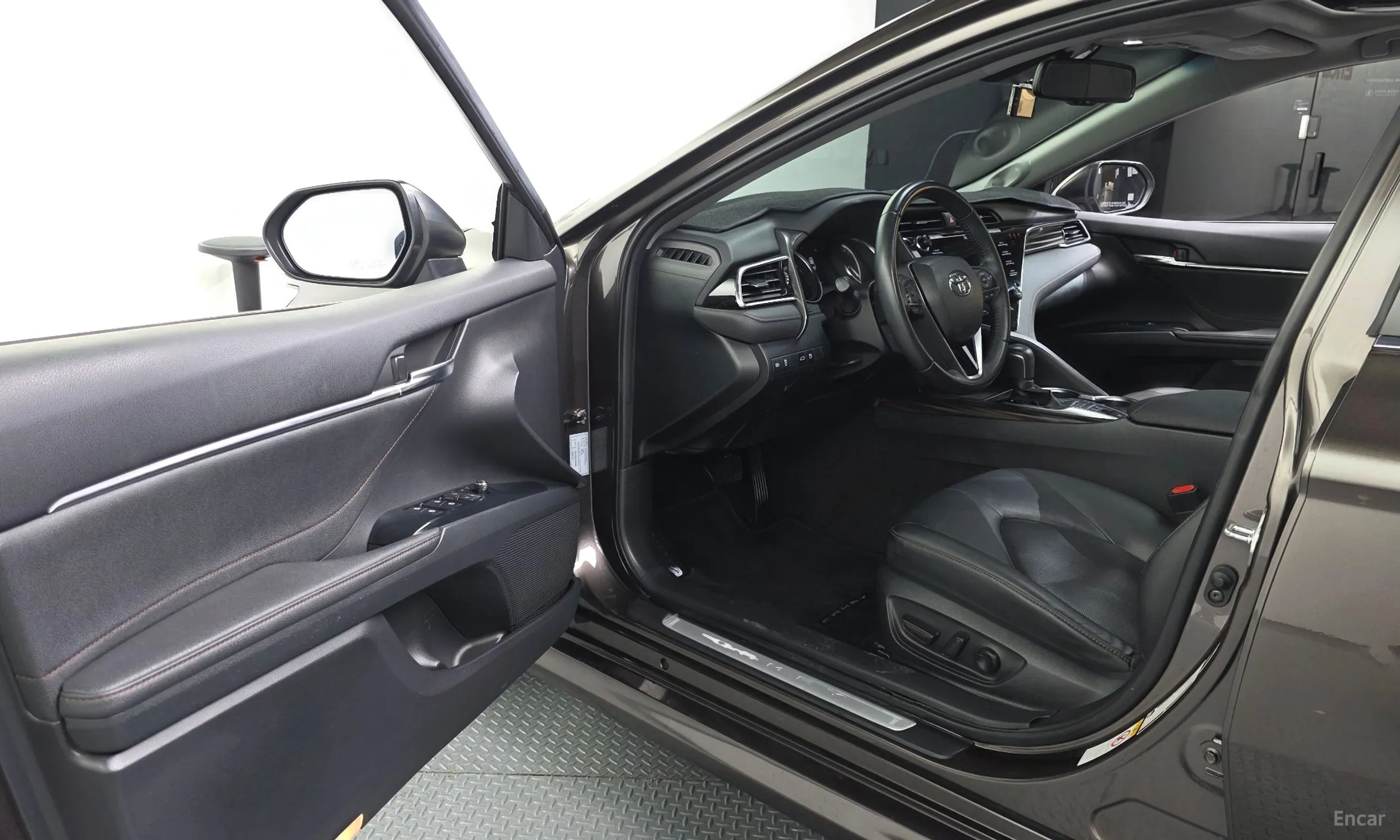 Toyota Camry (XV70) превью 10