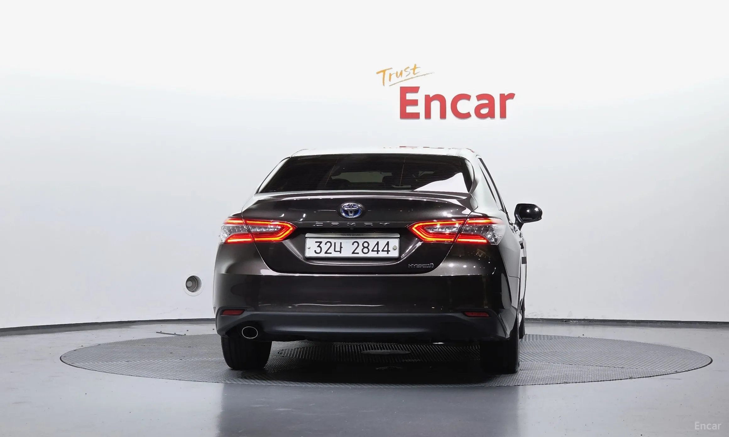 Toyota Camry (XV70) превью 4