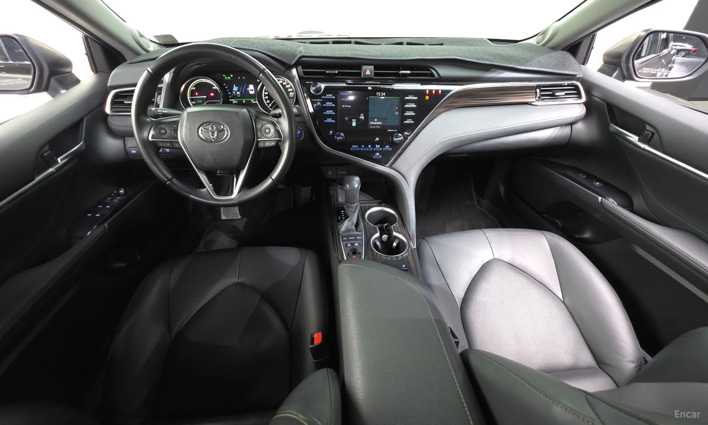 Toyota Camry (XV70) превью 7