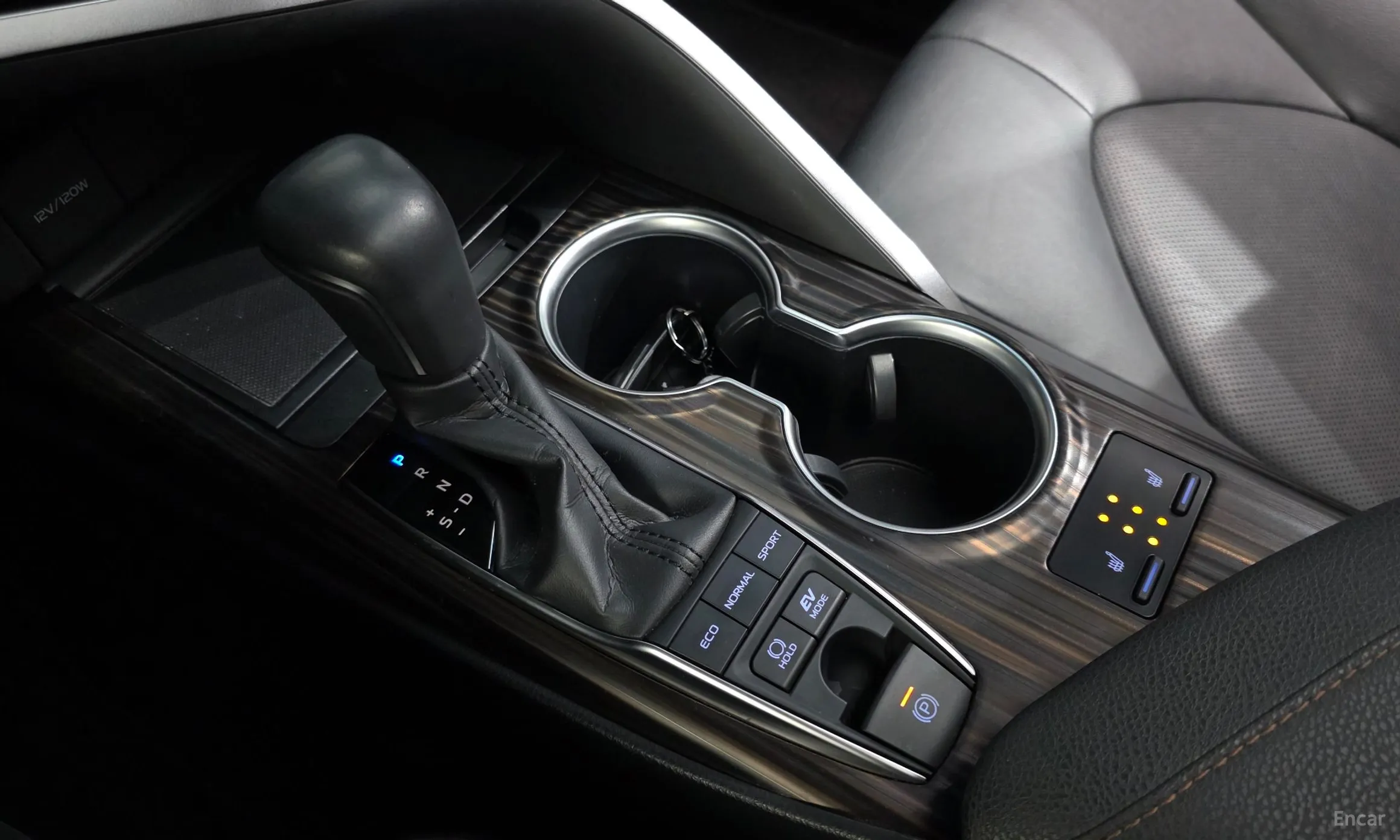 Toyota Camry (XV70) превью 9