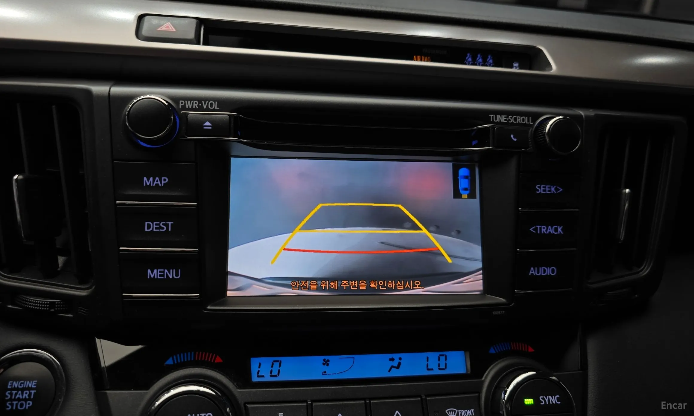 Toyota RAV4 превью 14