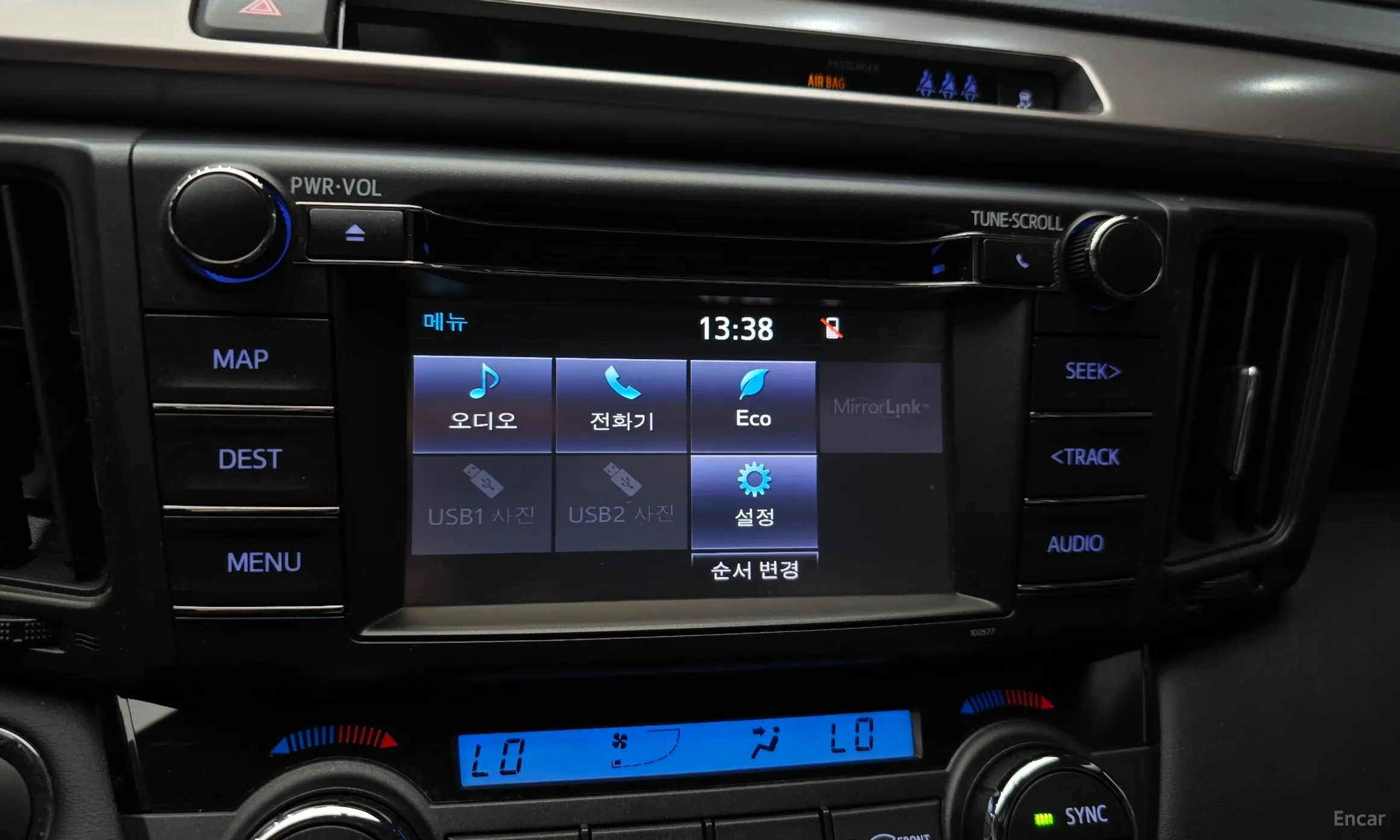 Toyota RAV4 превью 15