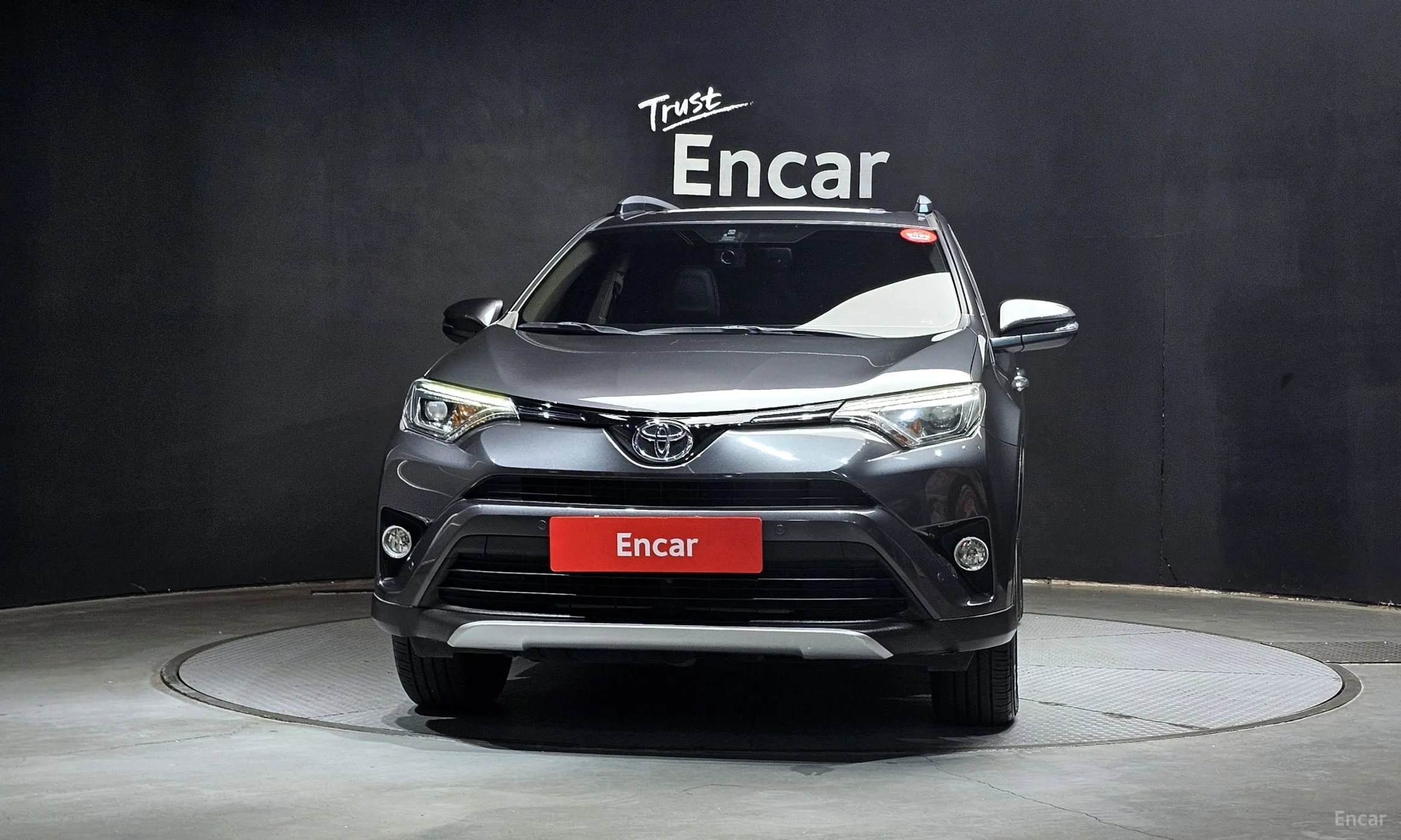 Toyota RAV4 превью 3
