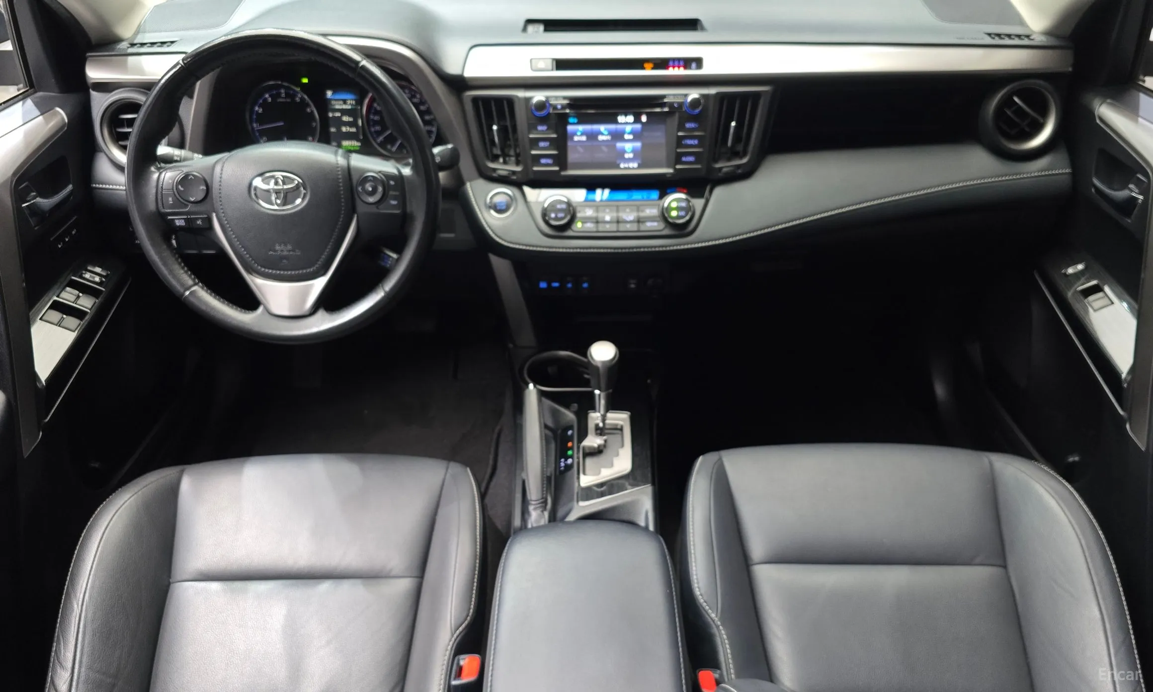 Toyota RAV4 превью 7