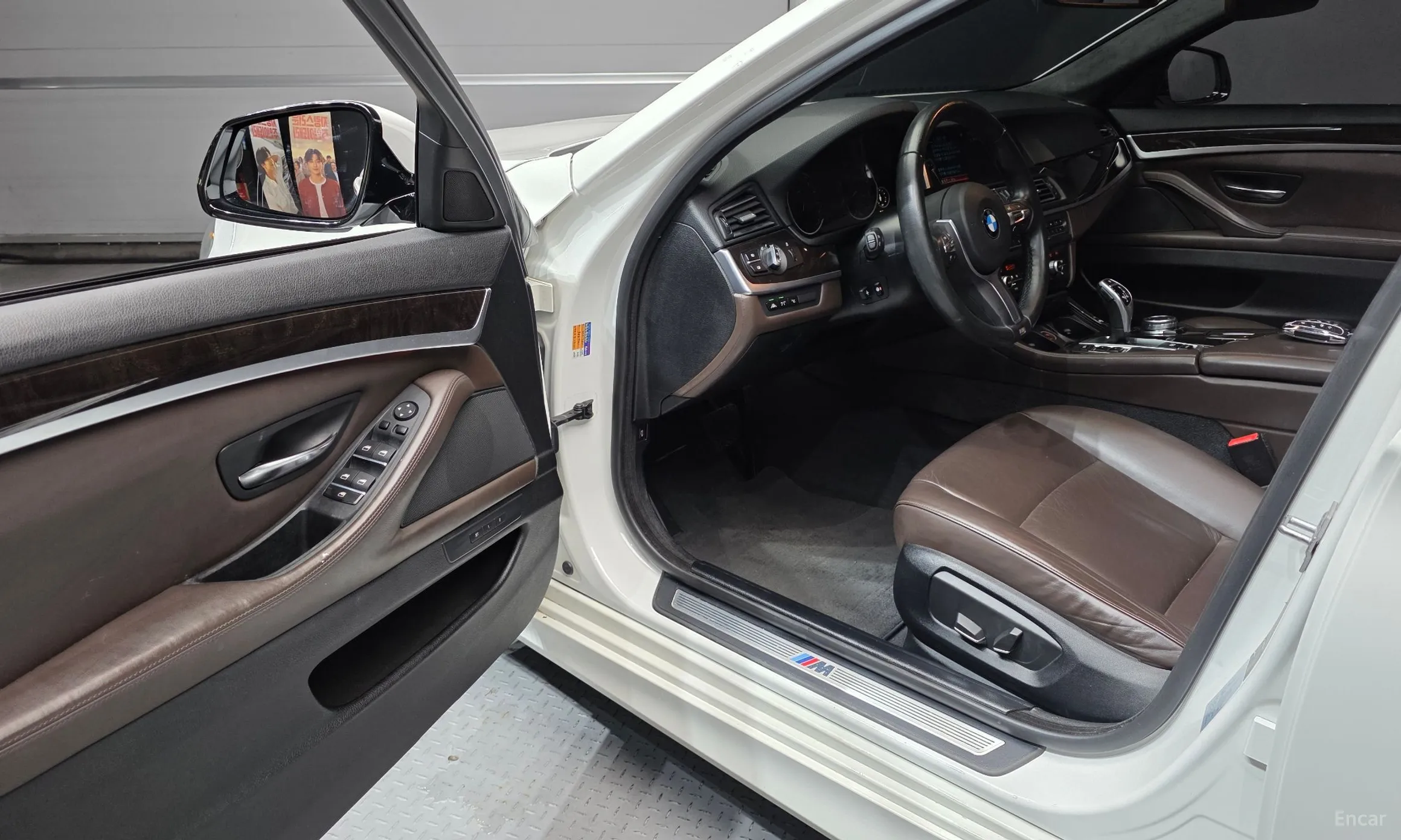 BMW 5 Series (F10) превью 10