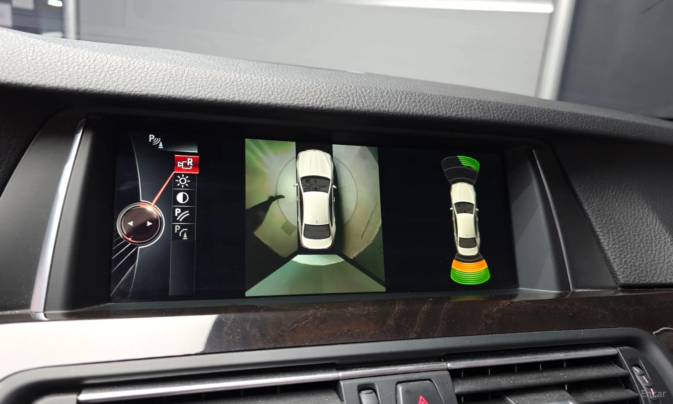 BMW 5 Series (F10) превью 15