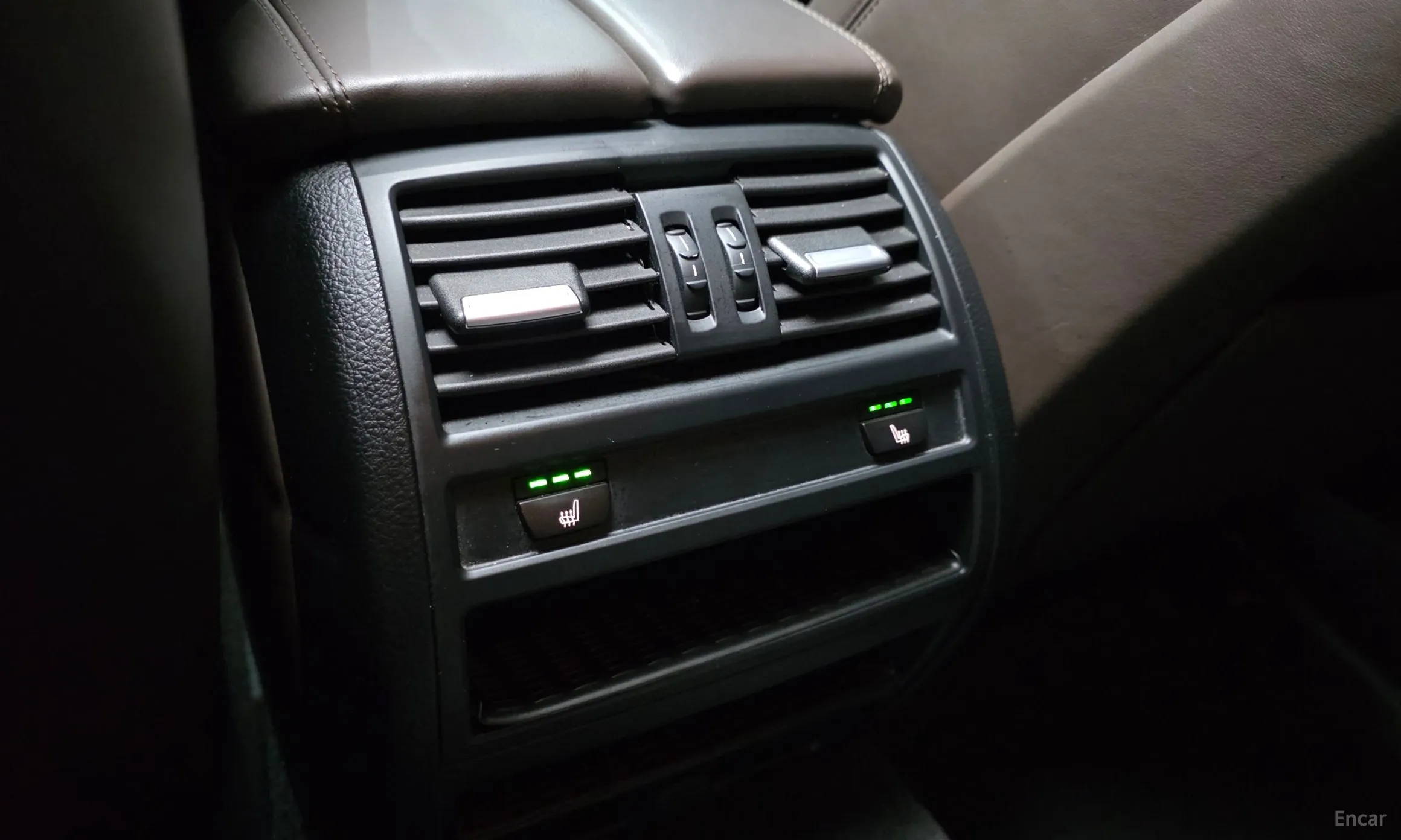 BMW 5 Series (F10) превью 20