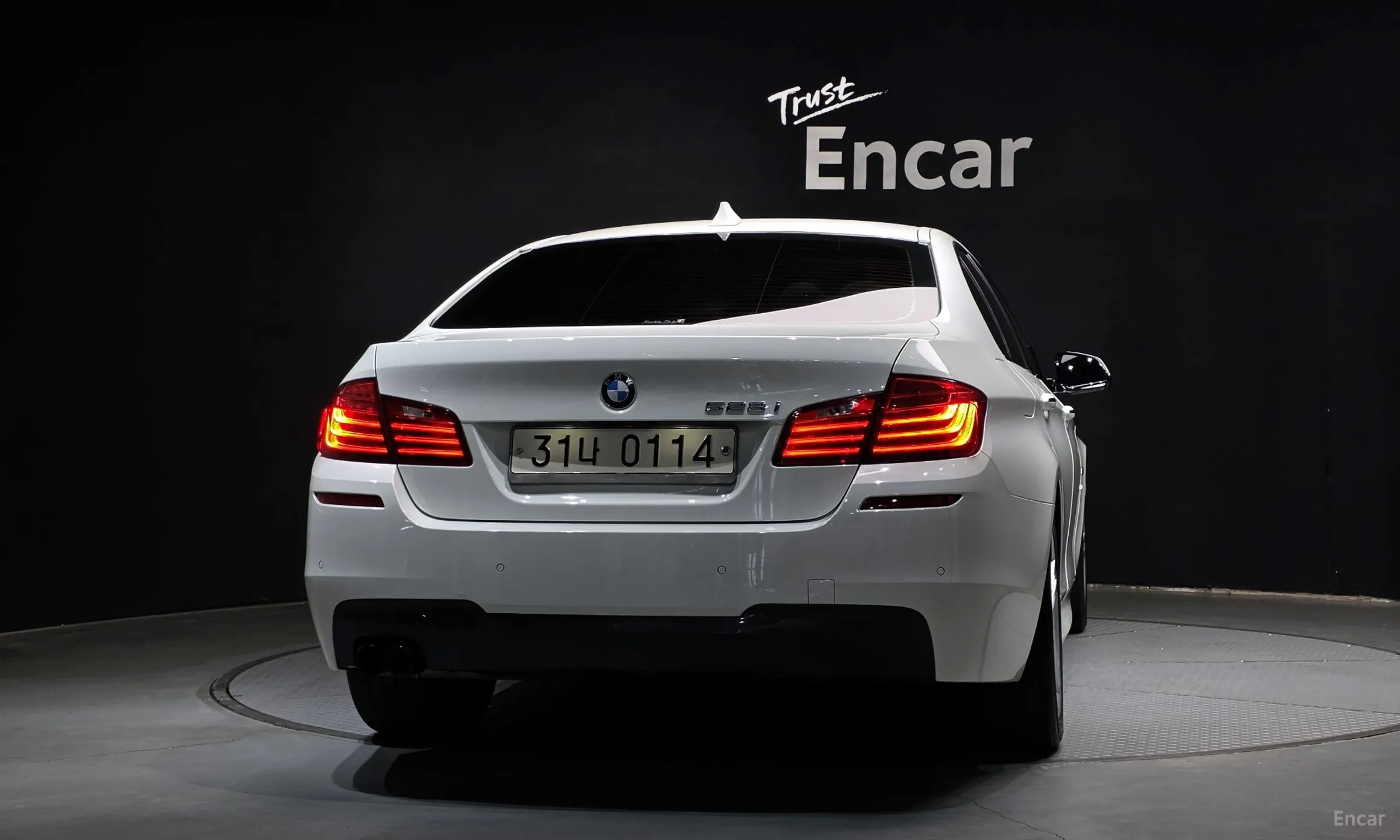 BMW 5 Series (F10) превью 4