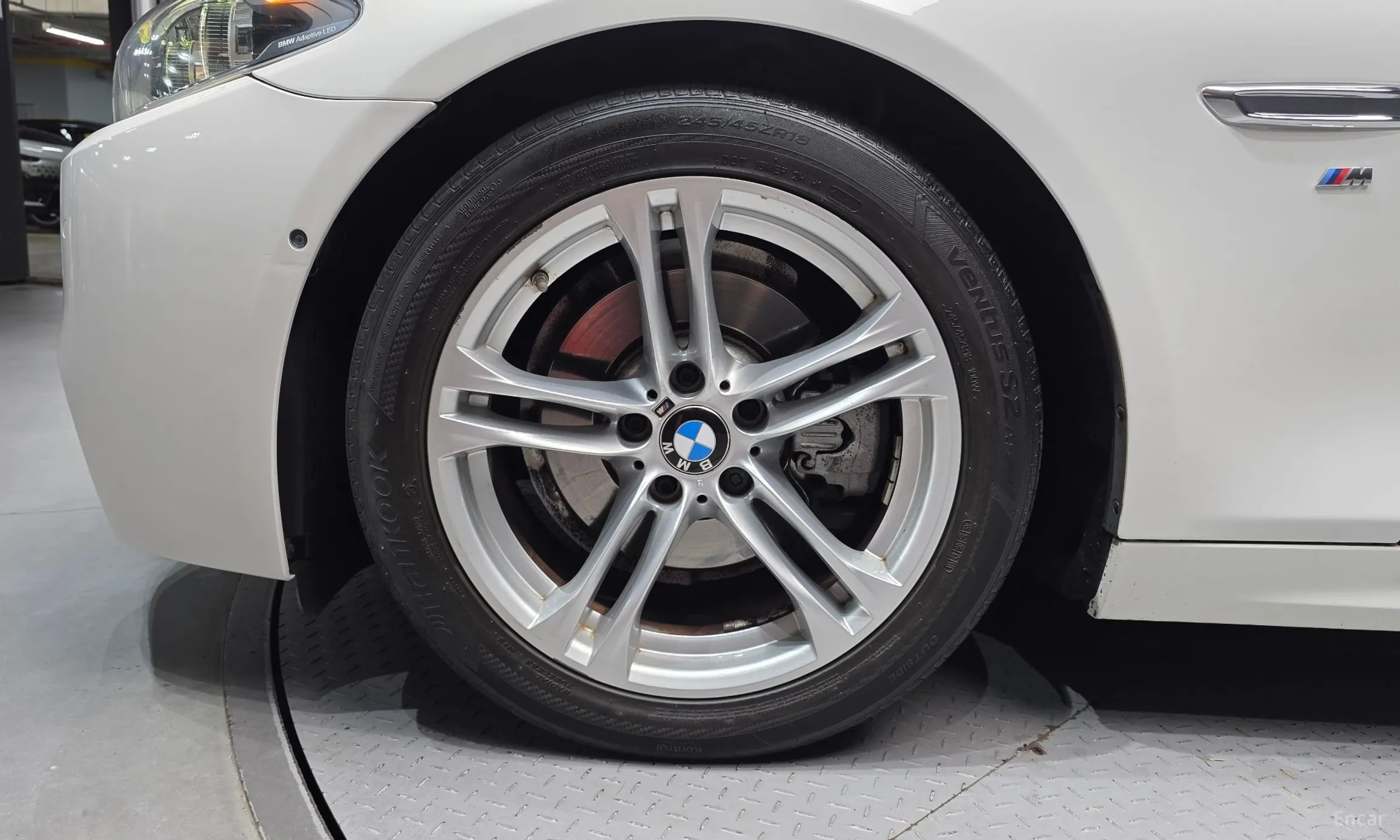 BMW 5 Series (F10) превью 5