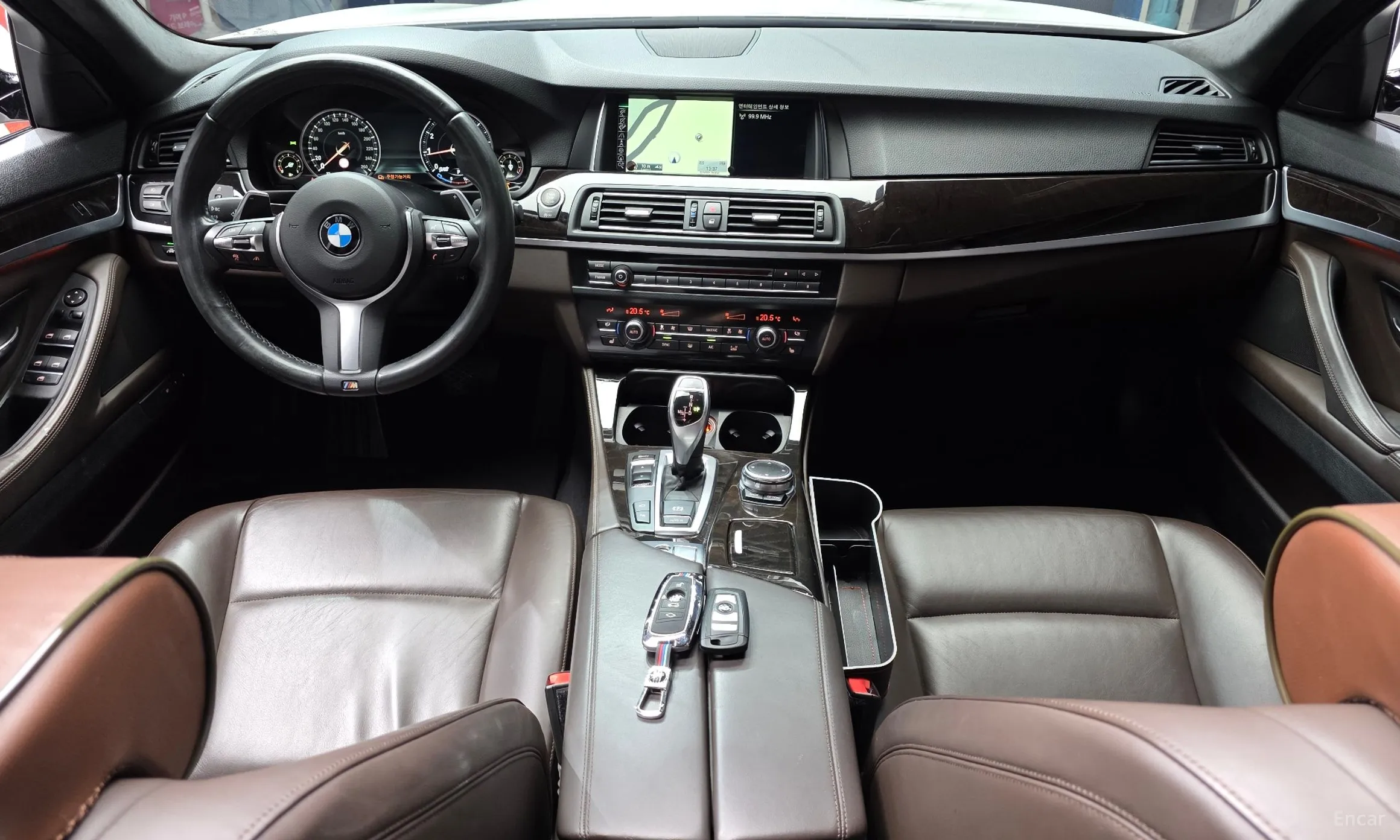 BMW 5 Series (F10) превью 7